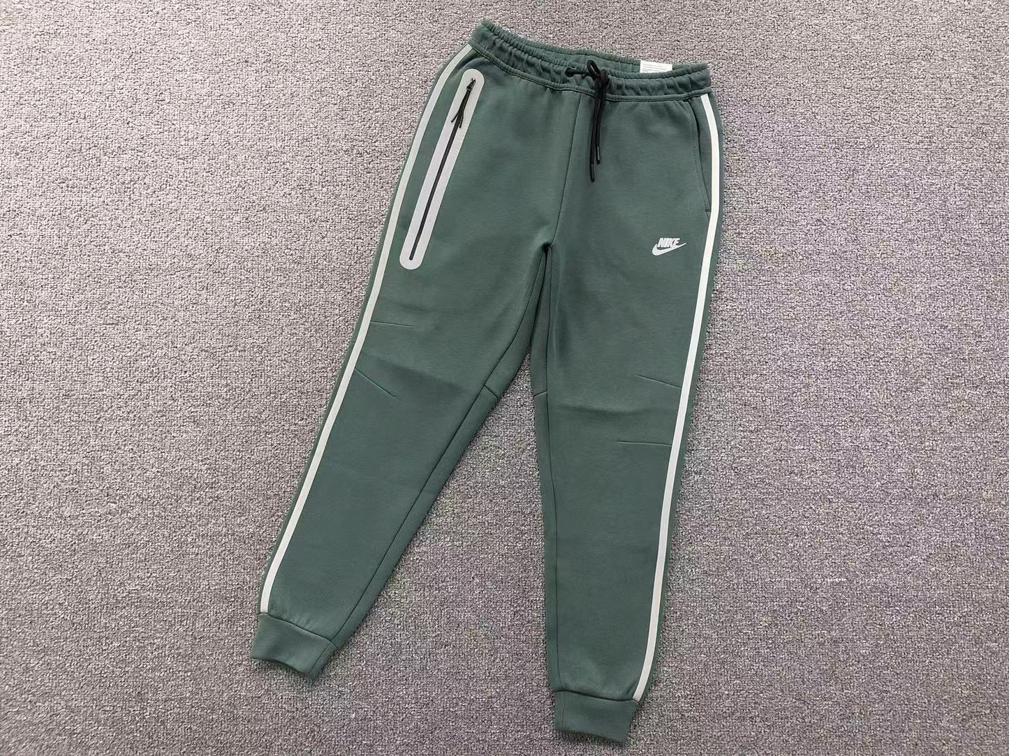nike-tech-fleece-tracksuit-reflective-green-5-Drip Store Argentina