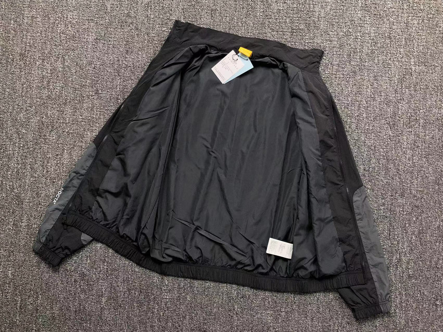 nike-x-drake-nocta-jacket-grey-4-Drip Store Argentina