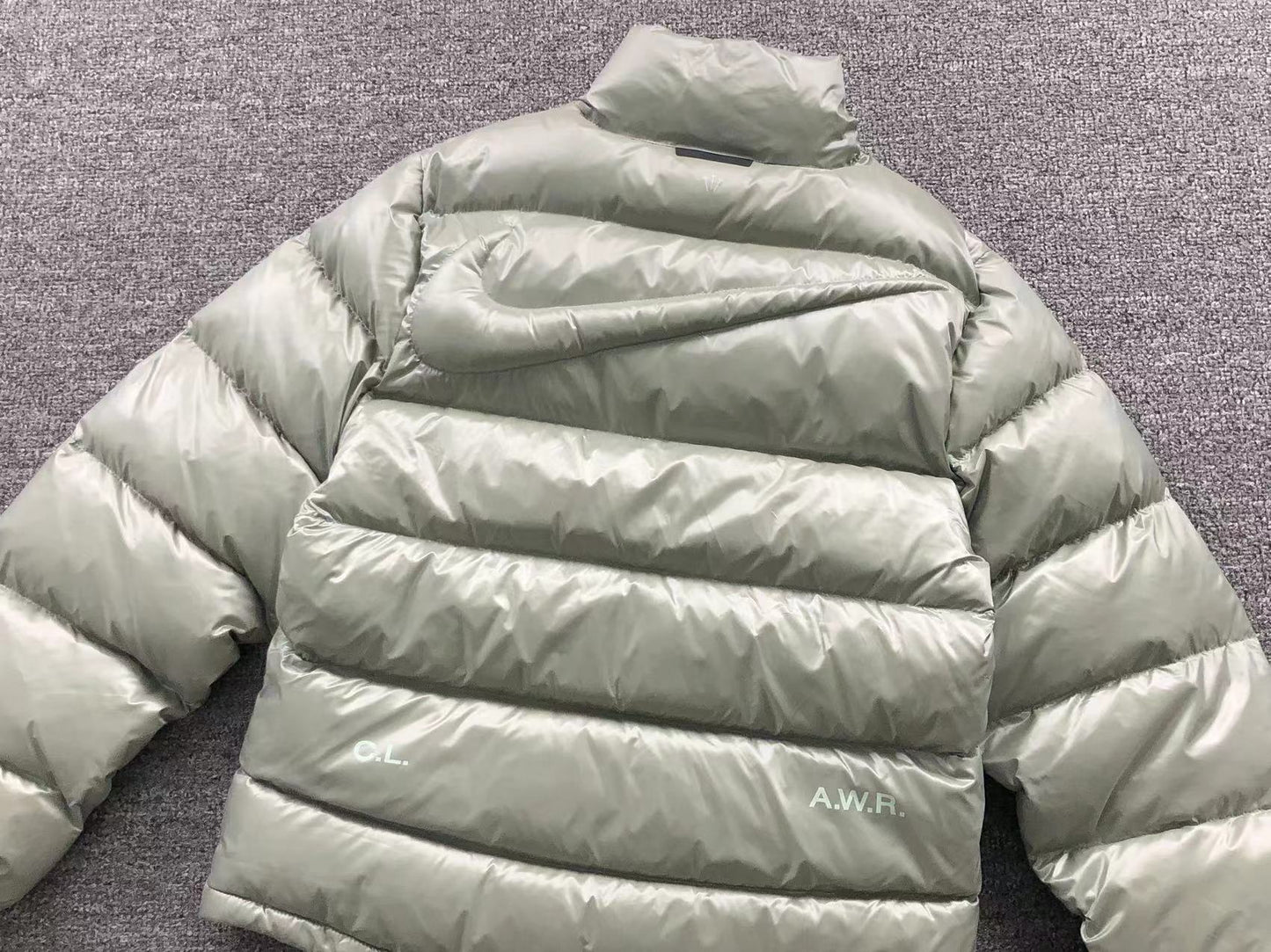 nike-x-nocta-sunset-puffer-jacket-mica-green-10-Drip Store Argentina