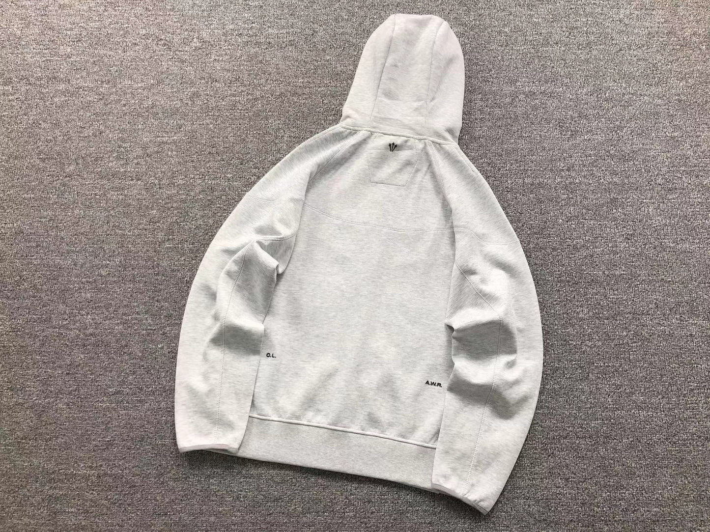 nike-x-nocta-tech-fleece-tracksuit-grey-4-Drip Store Argentina