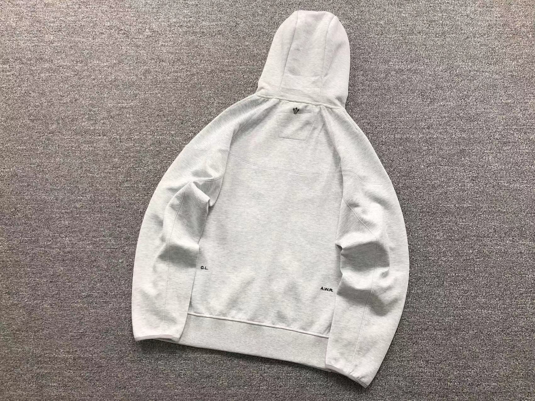 nike-x-nocta-tech-fleece-tracksuit-grey-4-Drip Store Argentina