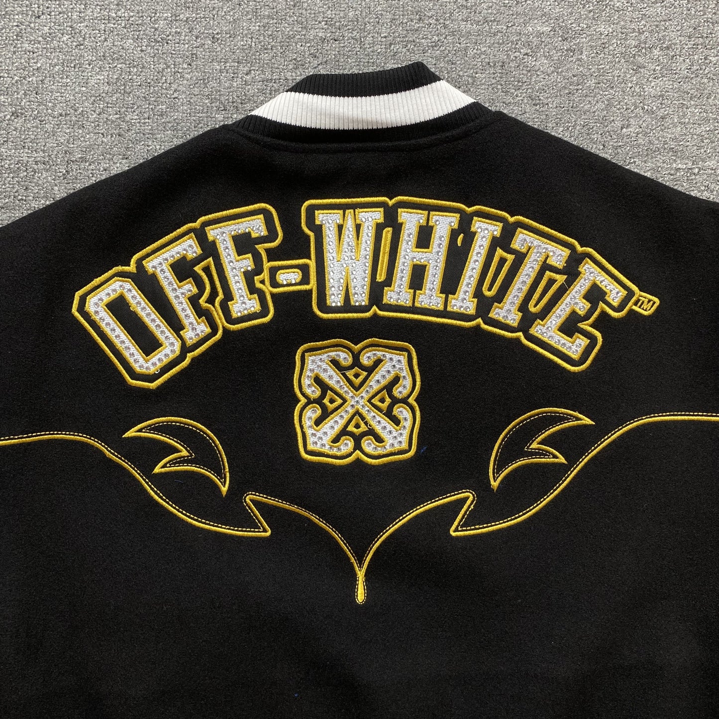 off-white-bling-horsehoe-varsity-jacket-black-8-Drip Store Argentina