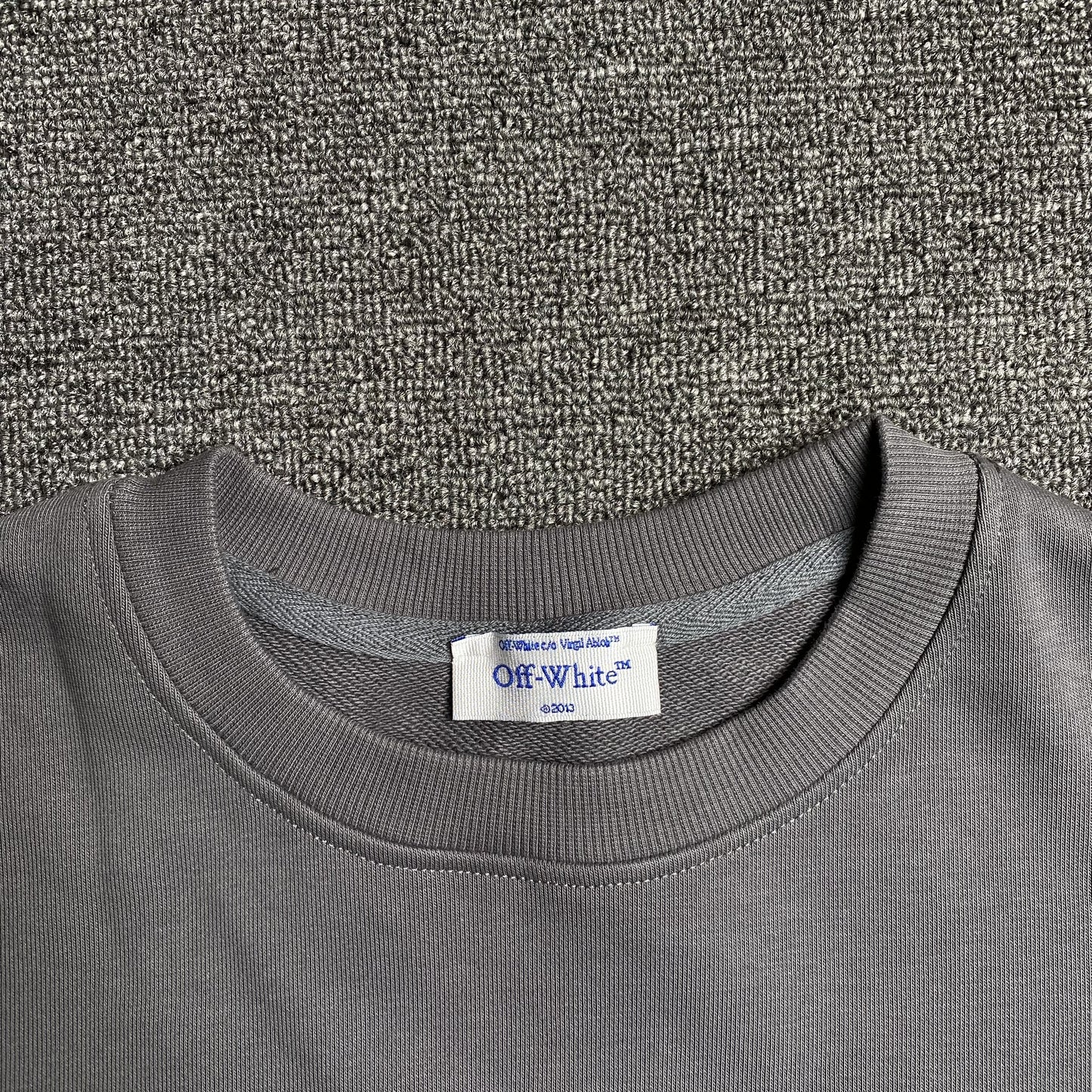 OFF WHITE BRUSHED ARROWS CREWNECK GREY-Drip Store Argentina