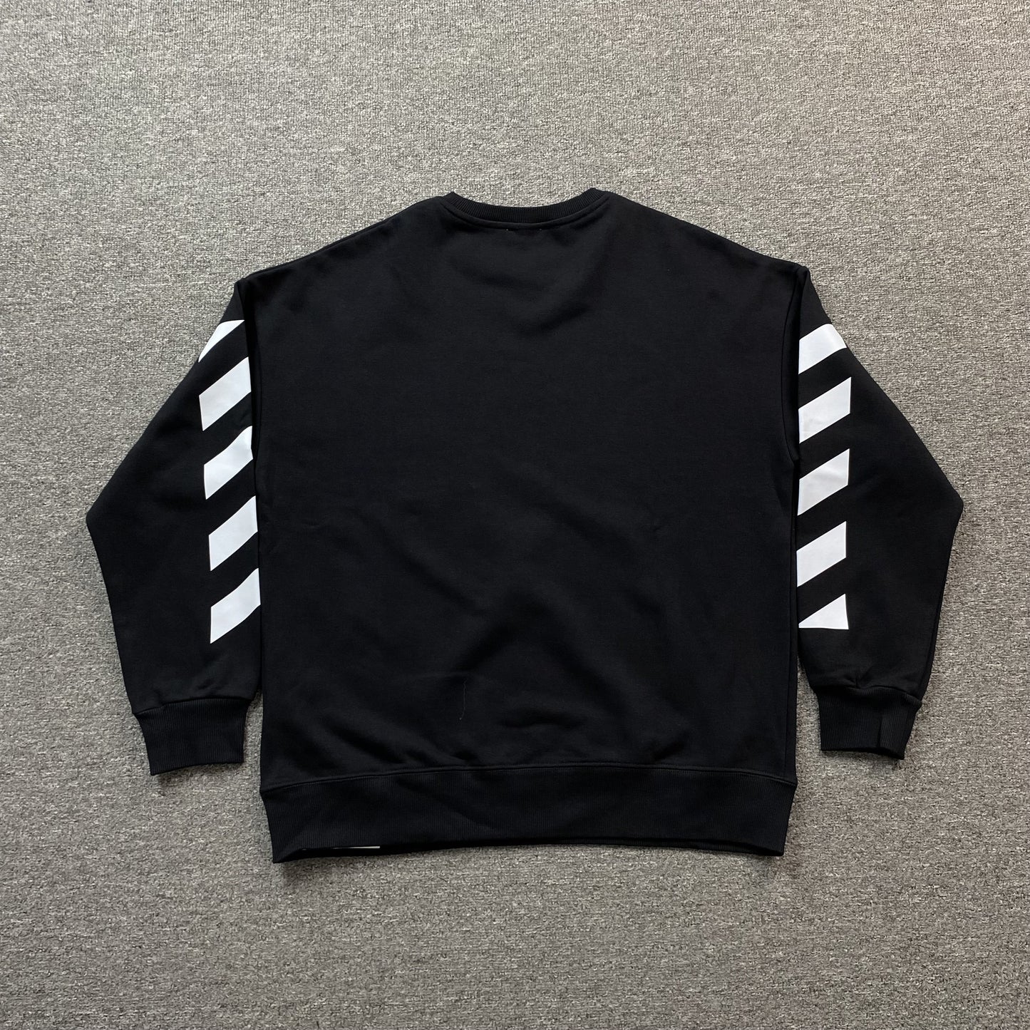 off-white-diag-helvetica-crewneck-black-2-Drip Store Argentina