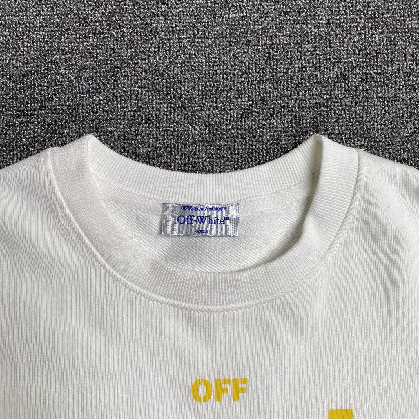 OFF WHITE DIAGONAL ARROW CARAVAGGIO ANN SKATE CREWNECK WHITE-Drip Store Argentina