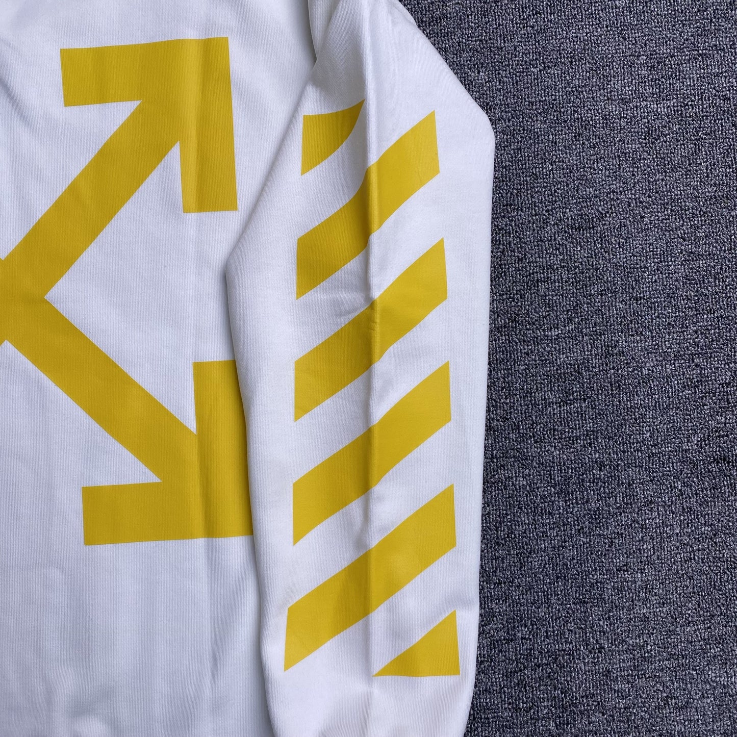OFF WHITE DIAGONAL ARROW CARAVAGGIO ANN SKATE CREWNECK WHITE-Drip Store Argentina