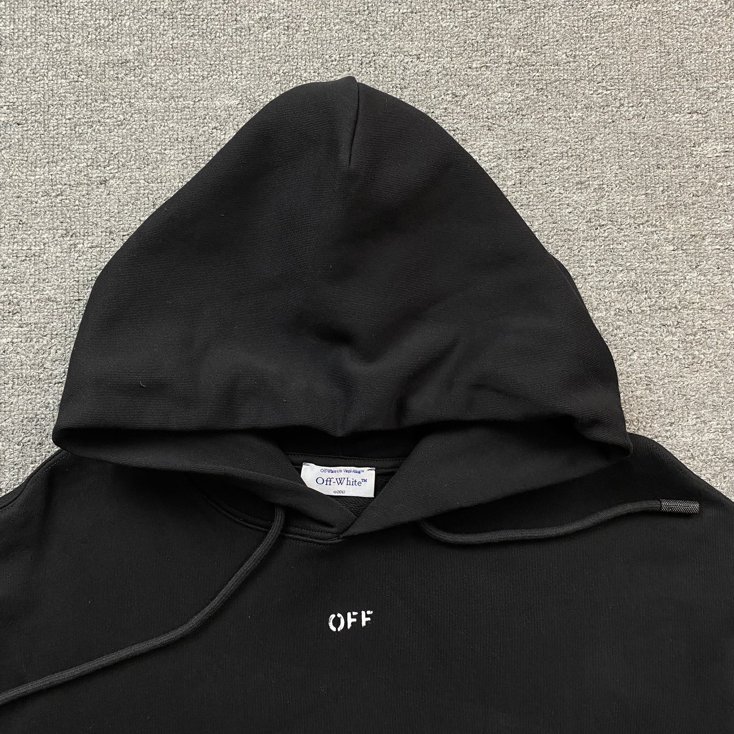off-white-double-moon-arrow-hoodie-black-4-Drip Store Argentina