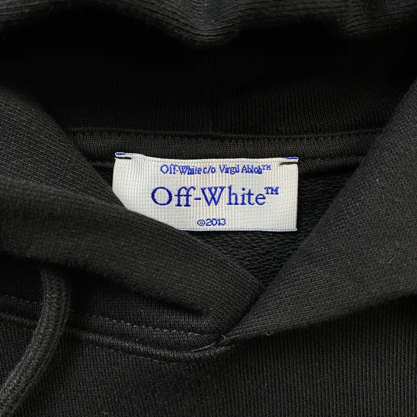 off-white-double-moon-arrow-hoodie-black-5-Drip Store Argentina