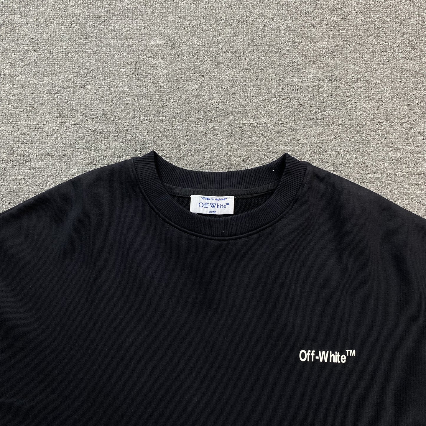off-white-moon-arrow-crewneck-black-4-Drip Store Argentina