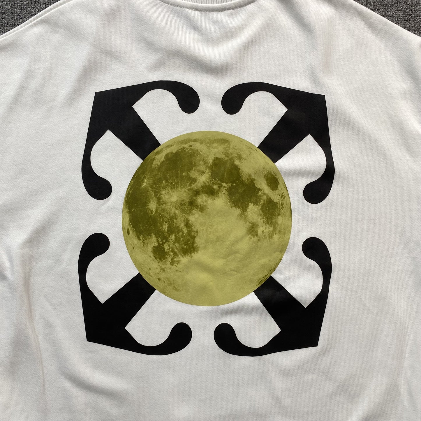 off-white-moon-arrow-crewneck-white-3-Drip Store Argentina