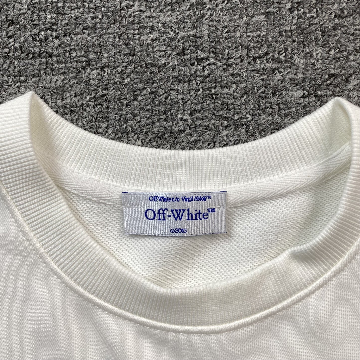 off-white-moon-arrow-crewneck-white-6-Drip Store Argentina
