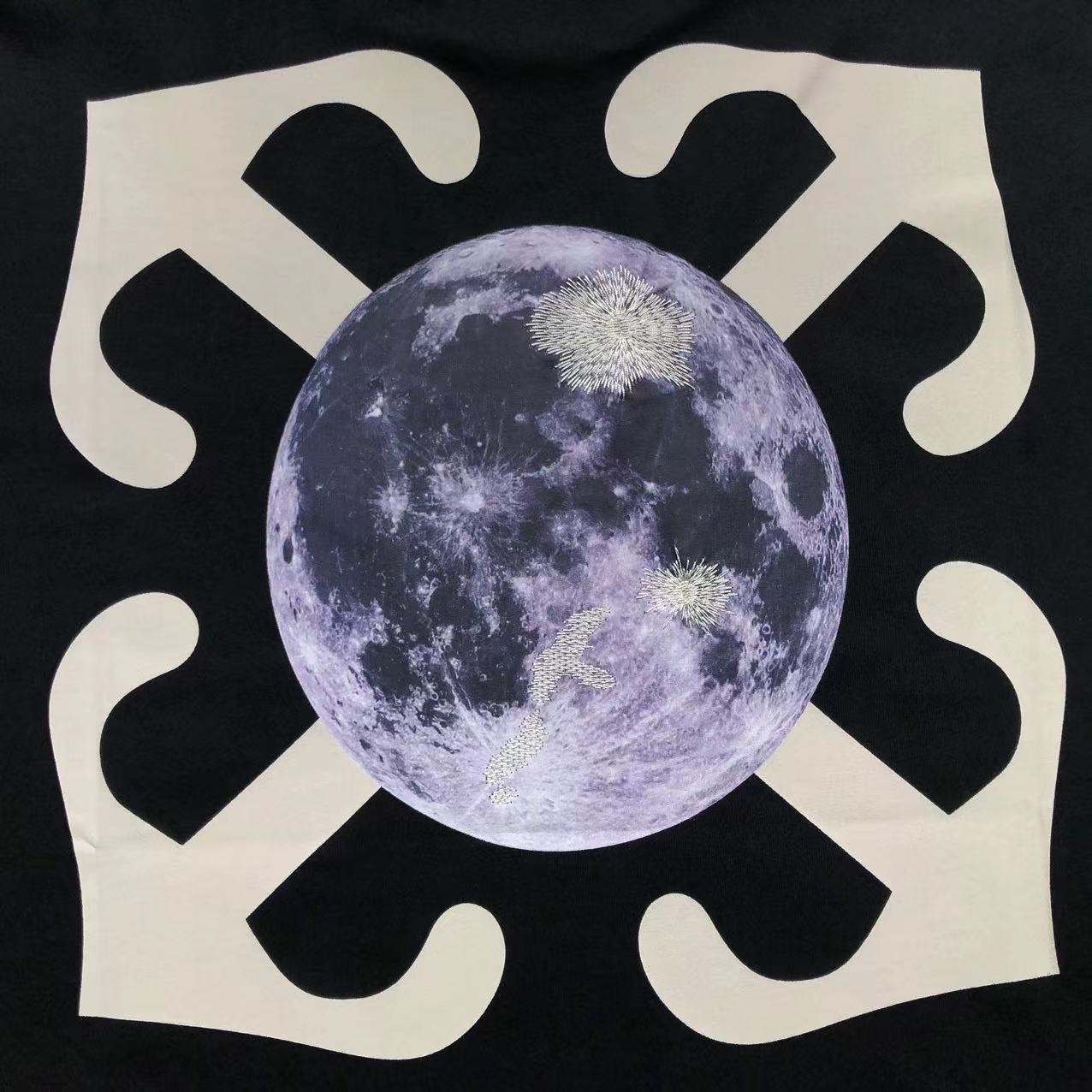 off-white-moon-arrow-tee-black-3-Drip Store Argentina