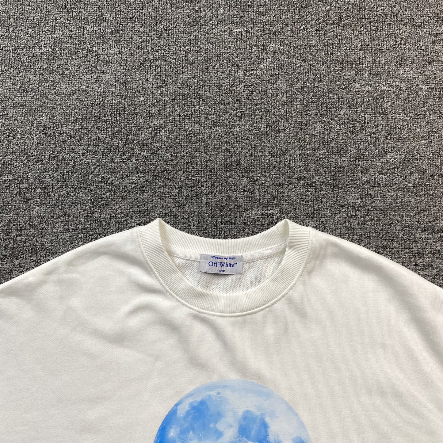 off-white-moon-print-crewneck-white-5-Drip Store Argentina