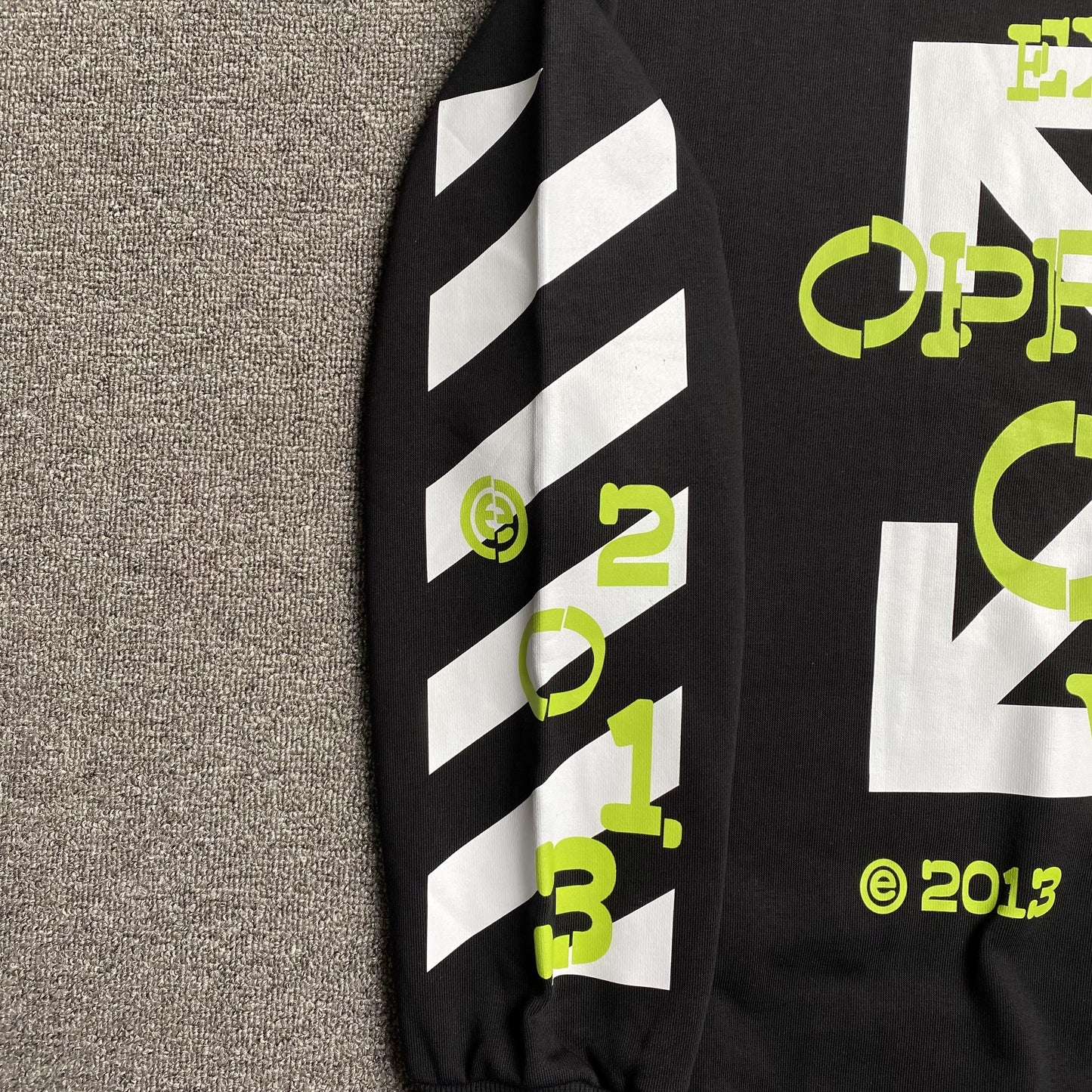 off-white-opposite-arrow-crewneck-black-4-Drip Store Argentina