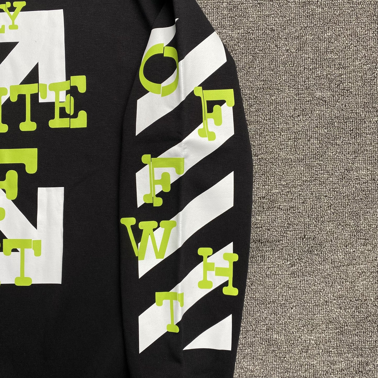 off-white-opposite-arrow-crewneck-black-5-Drip Store Argentina