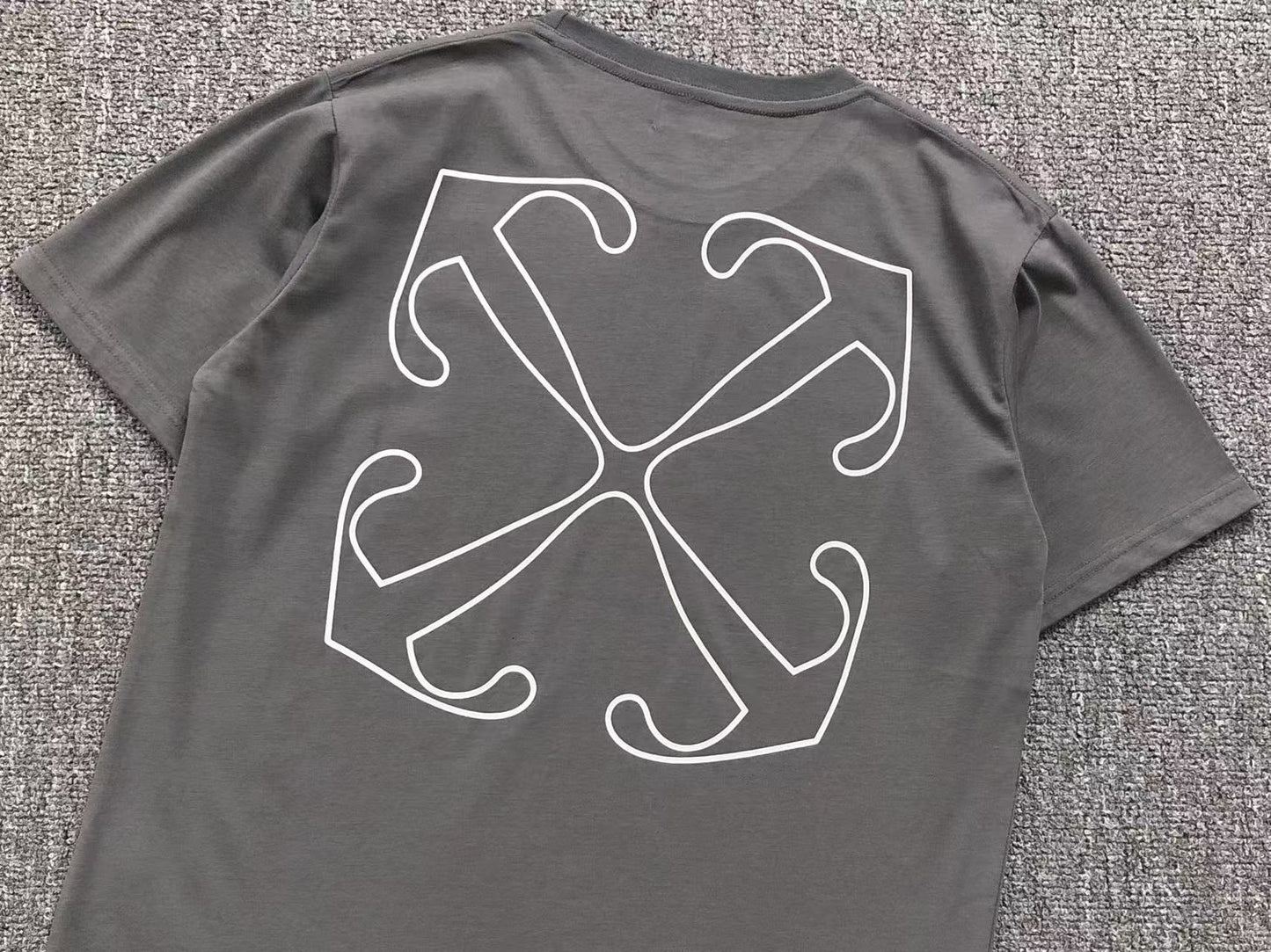 off-white-outline-arrow-tee-grey-5-Drip Store Argentina