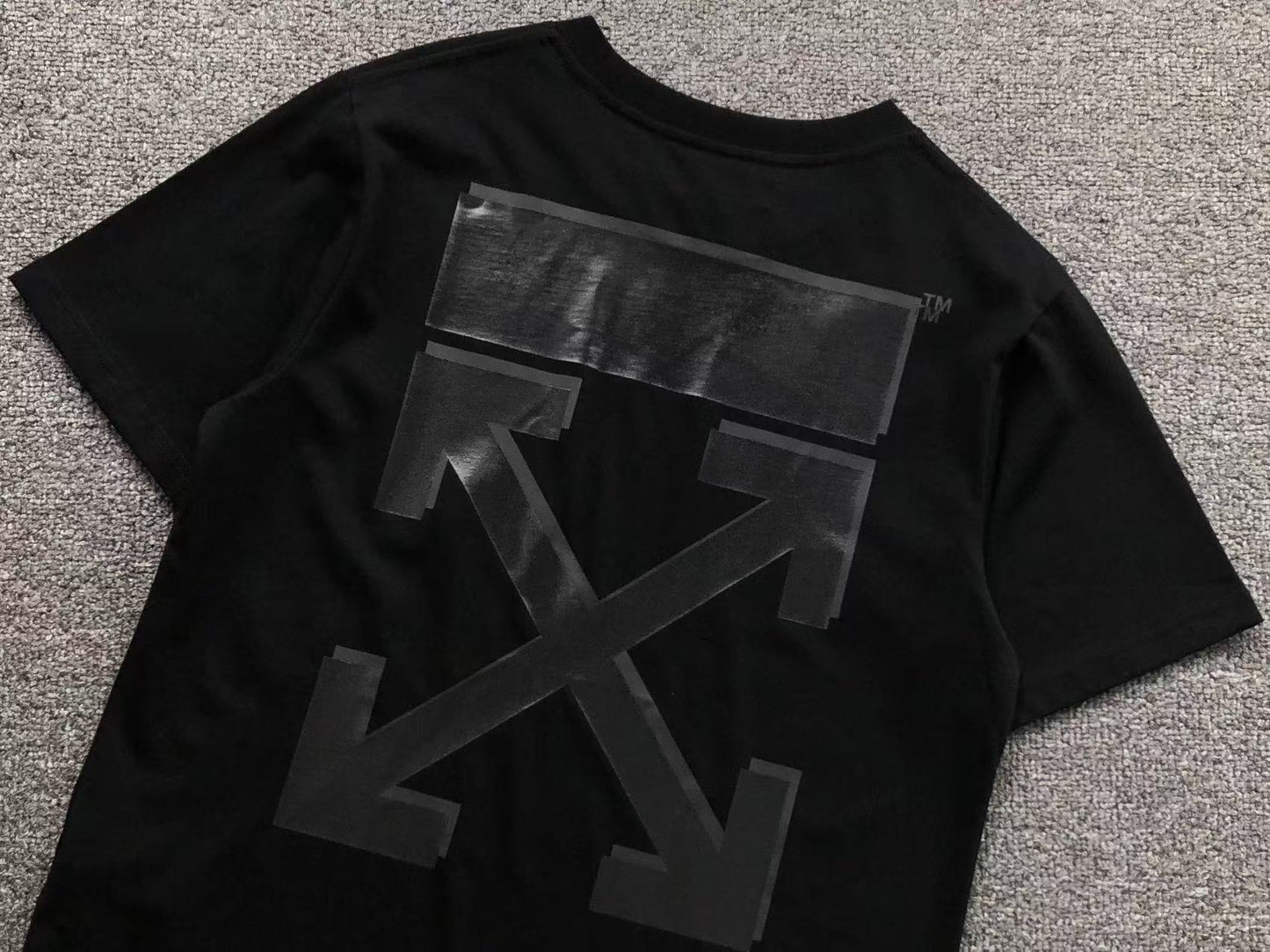 off-white-rubber-arrow-tee-black-6-Drip Store Argentina