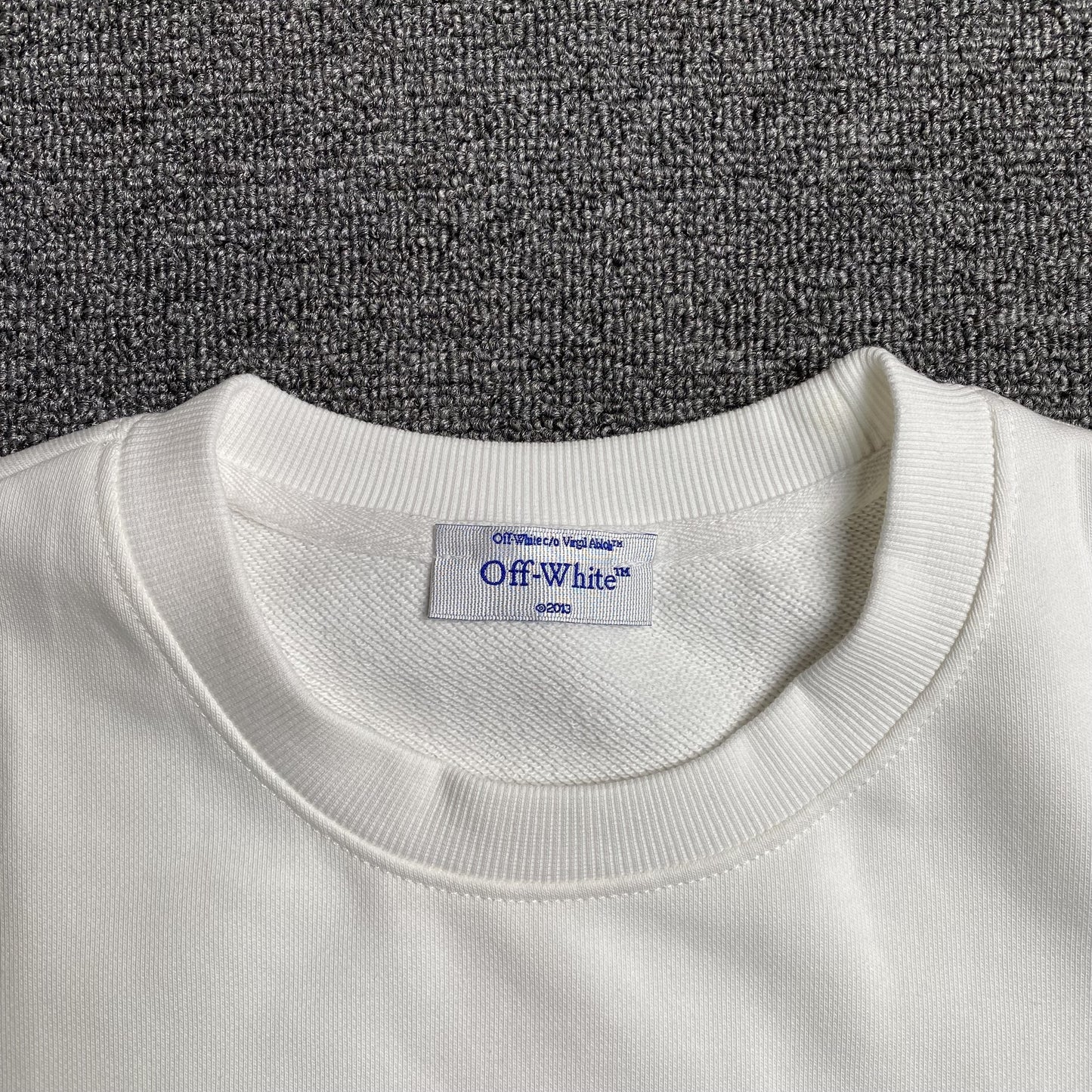 OFF WHITE SCRATCH ARROW CREWNECK WHITE-Drip Store Argentina