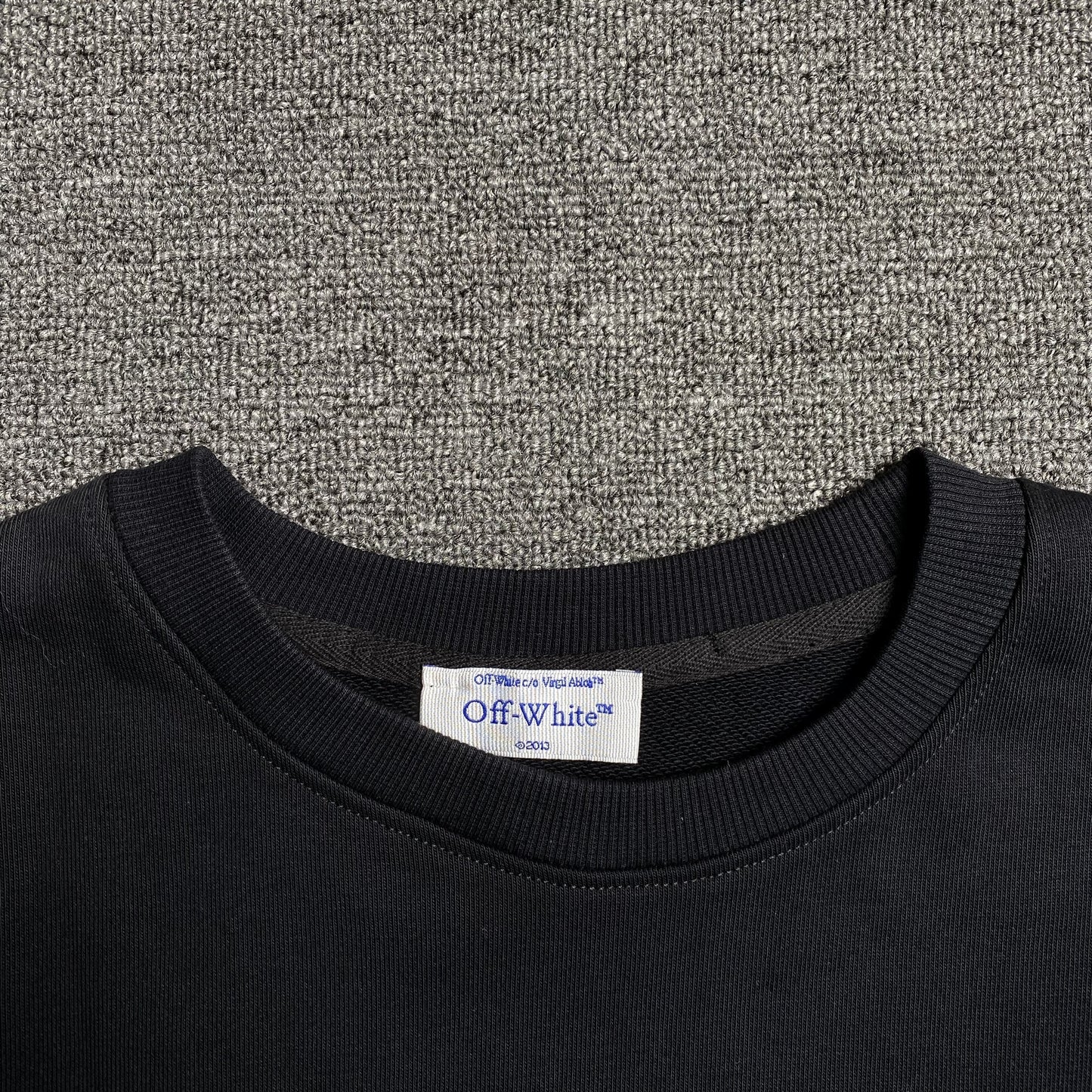 OFF WHITE SCRIBBLE DIAG CREWNECK BLACK-Drip Store Argentina