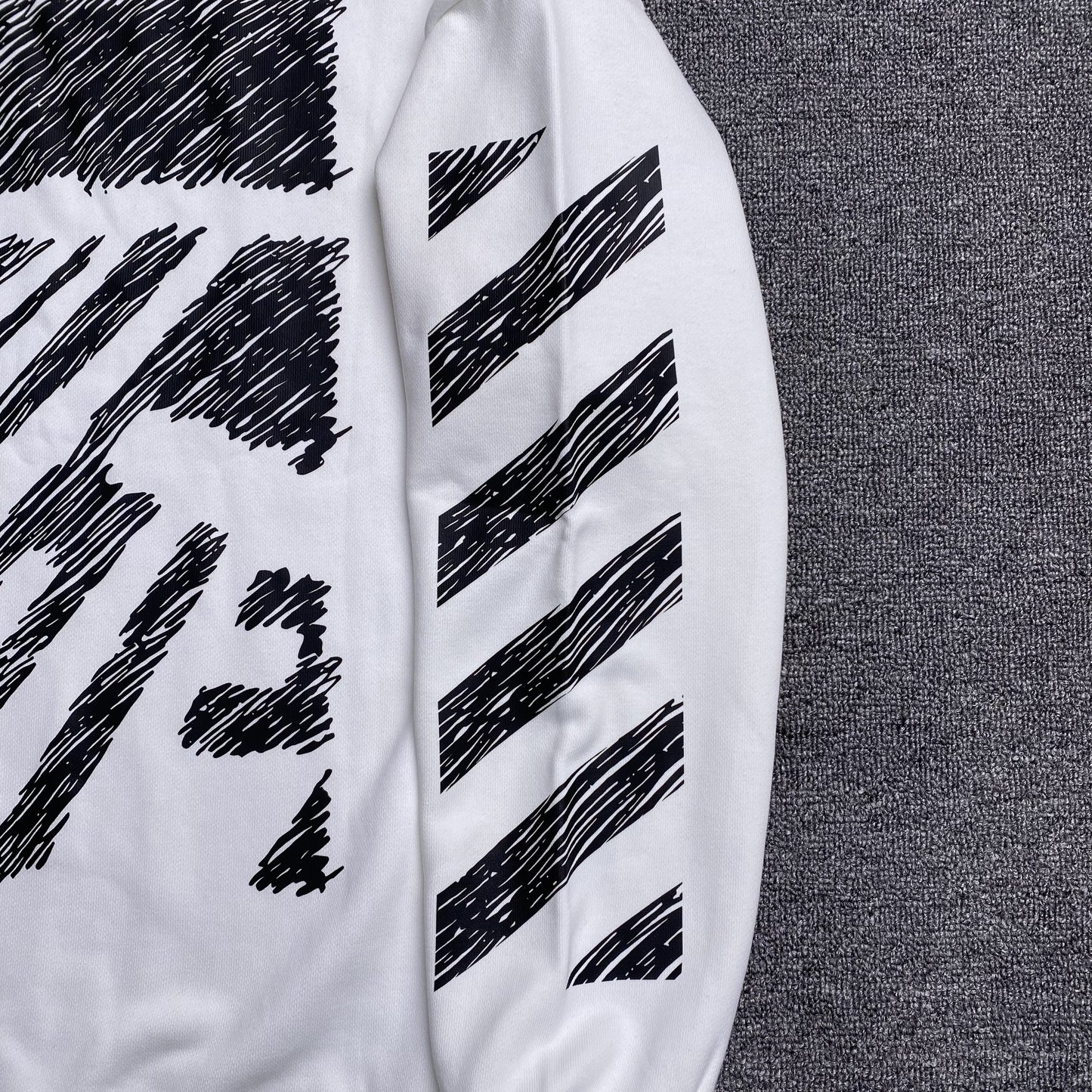 OFF WHITE SCRIBBLE DIAG CREWNECK WHITE-Drip Store Argentina