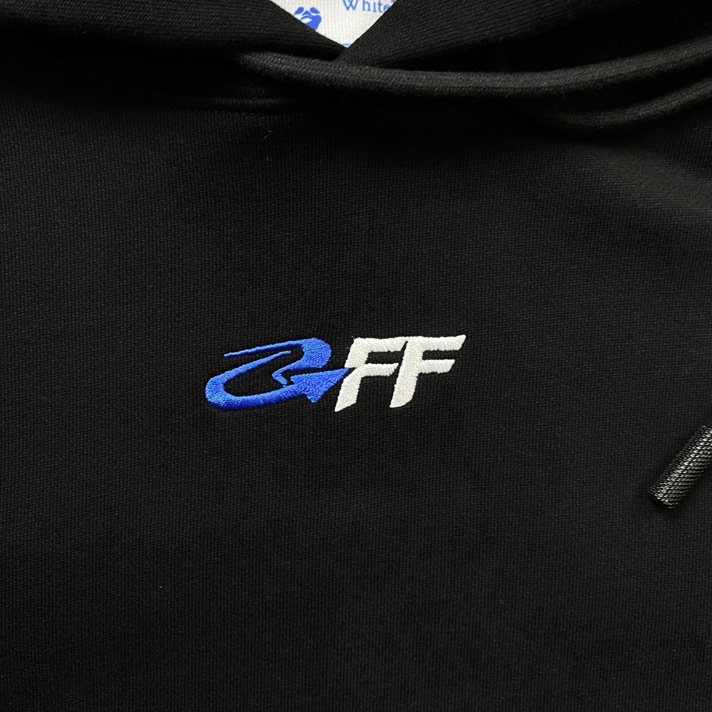 off-white-slogan-hoodie-black-4-Drip Store Argentina