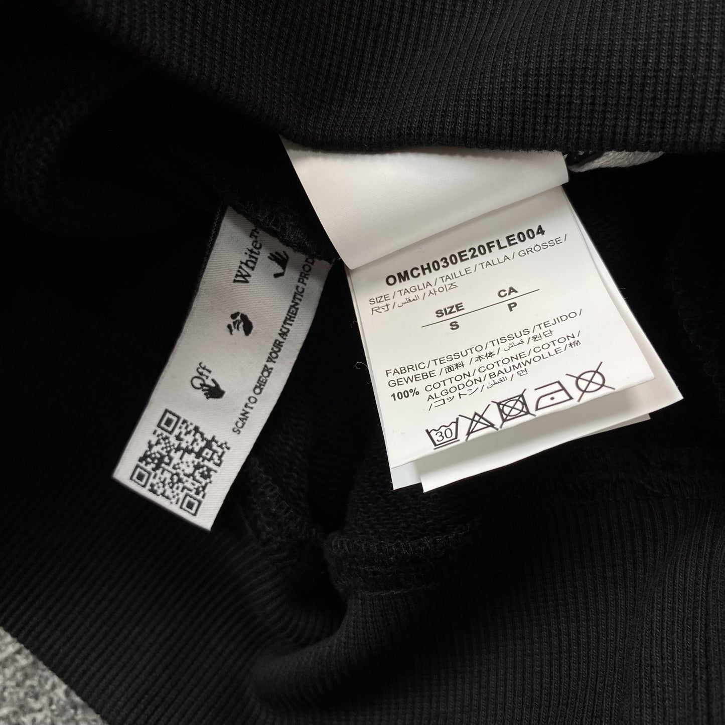 off-white-slogan-hoodie-black-5-Drip Store Argentina