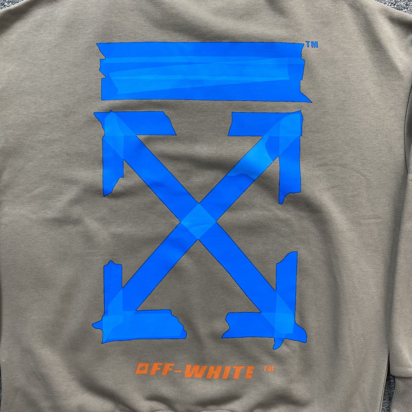 off-white-x-browns-caravaggio-crewneck-tan-4-Drip Store Argentina