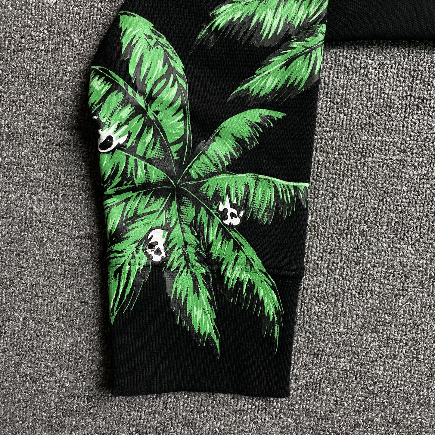 palm-angels-palms-skull-hoodie-black-6-Drip Store Argentina