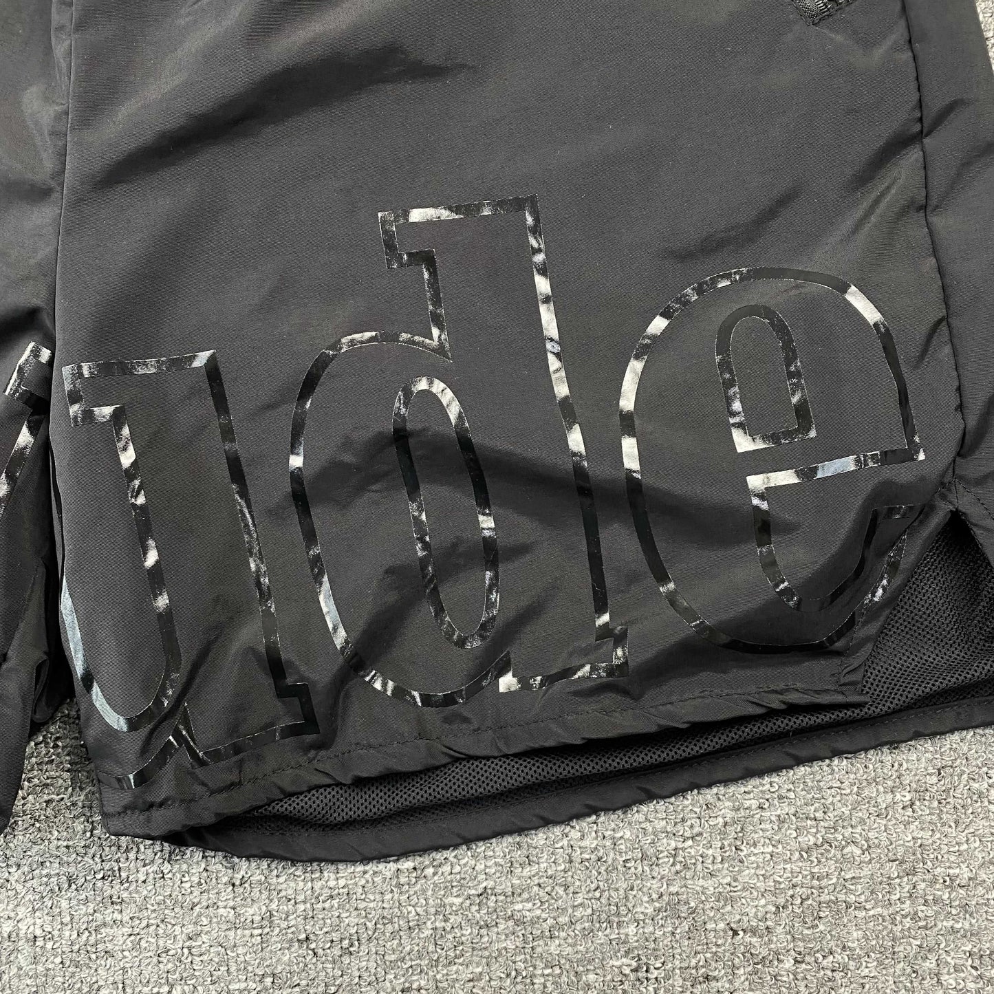 rhude-rh-logo-shorts-black-4-Drip Store Argentina