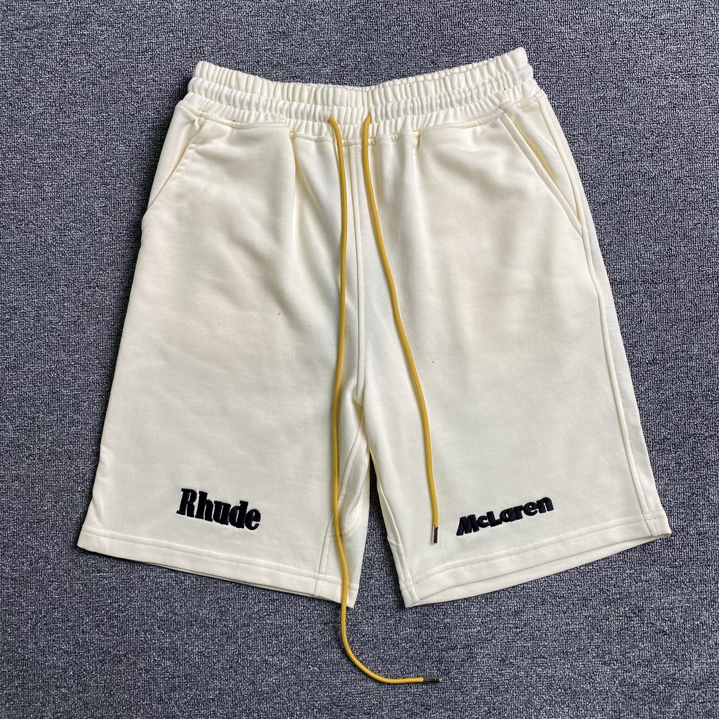 rhude-x-mclaren-shorts-white-Drip Store Argentina