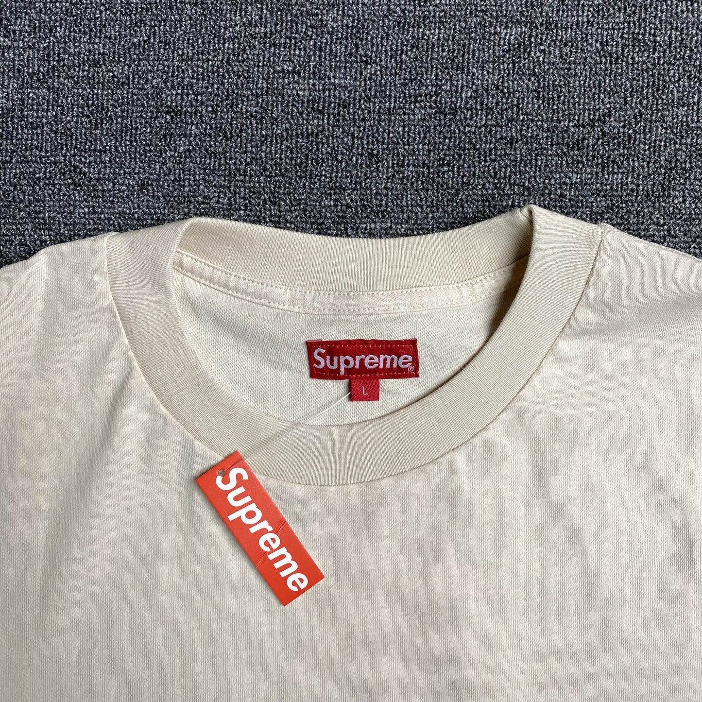 supreme-cracked-arc-ss-top-tee-light-tan-4-Drip Store Argentina