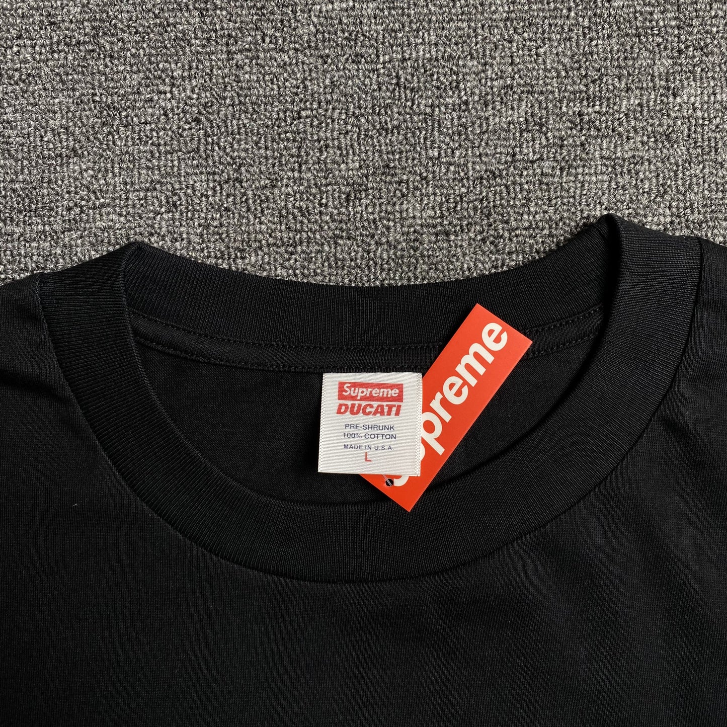 supreme-ducati-logo-tee-black-5-Drip Store Argentina
