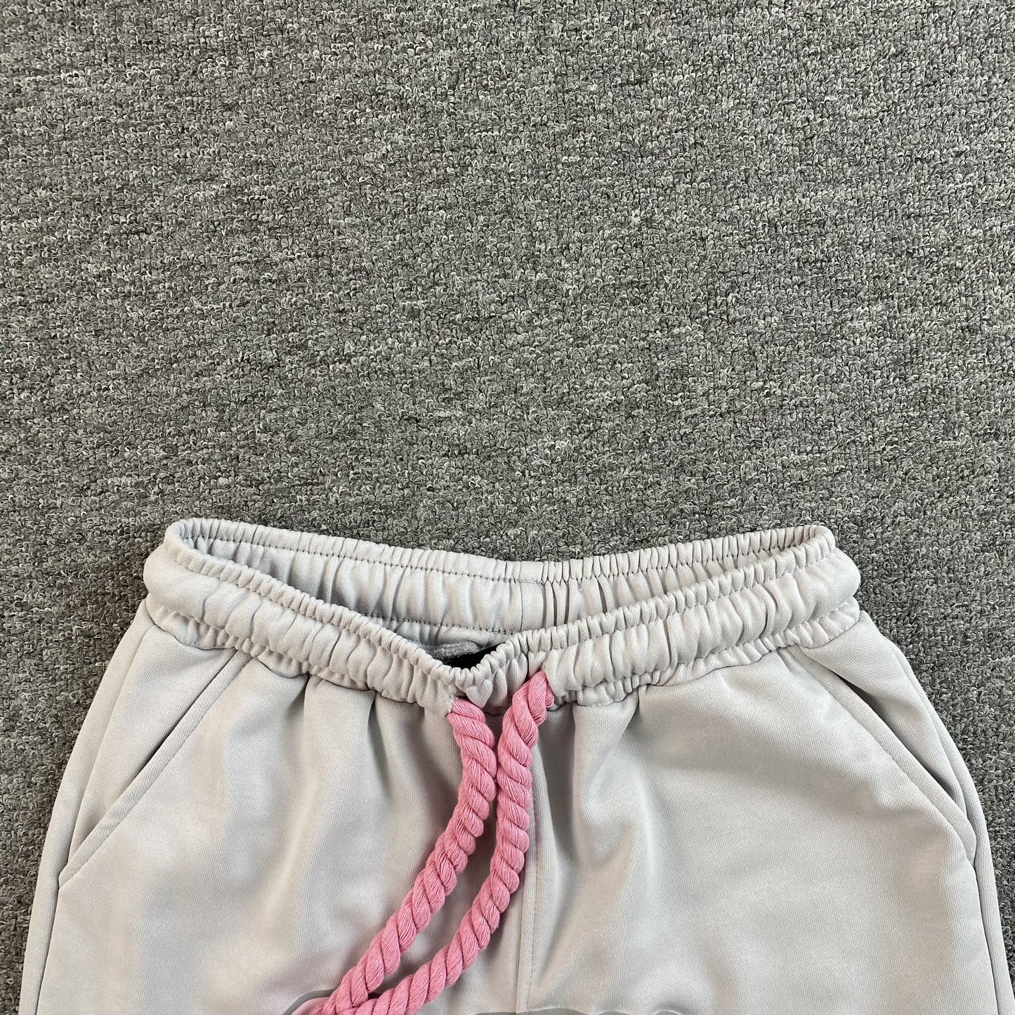 SYNA WORLD SYNA LOGO SHORTS GREY PINK-Drip Store Argentina