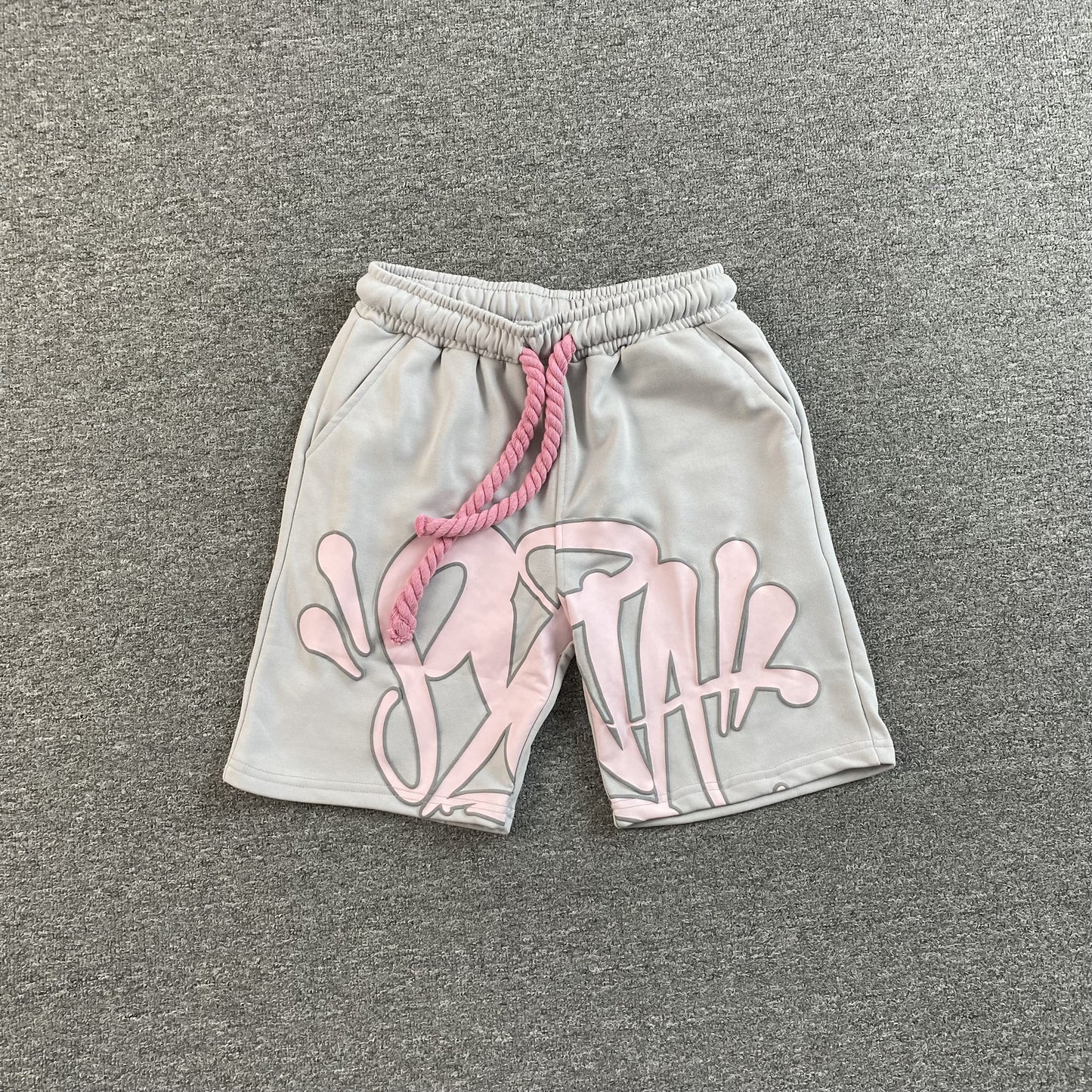 SYNA WORLD SYNA LOGO SHORTS GREY PINK-Drip Store Argentina