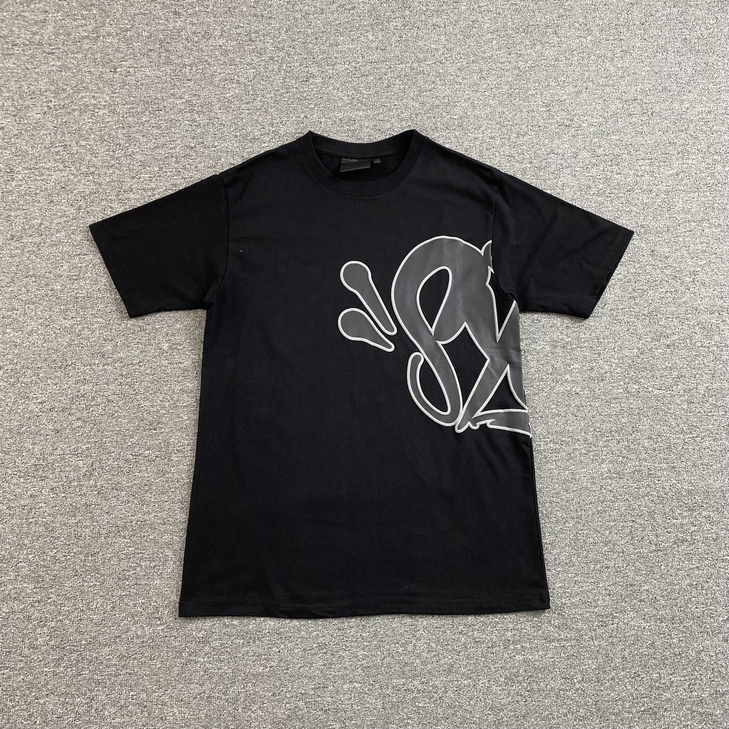 syna-world-syna-logo-t-shirtshort-set-black-2-Drip Store Argentina