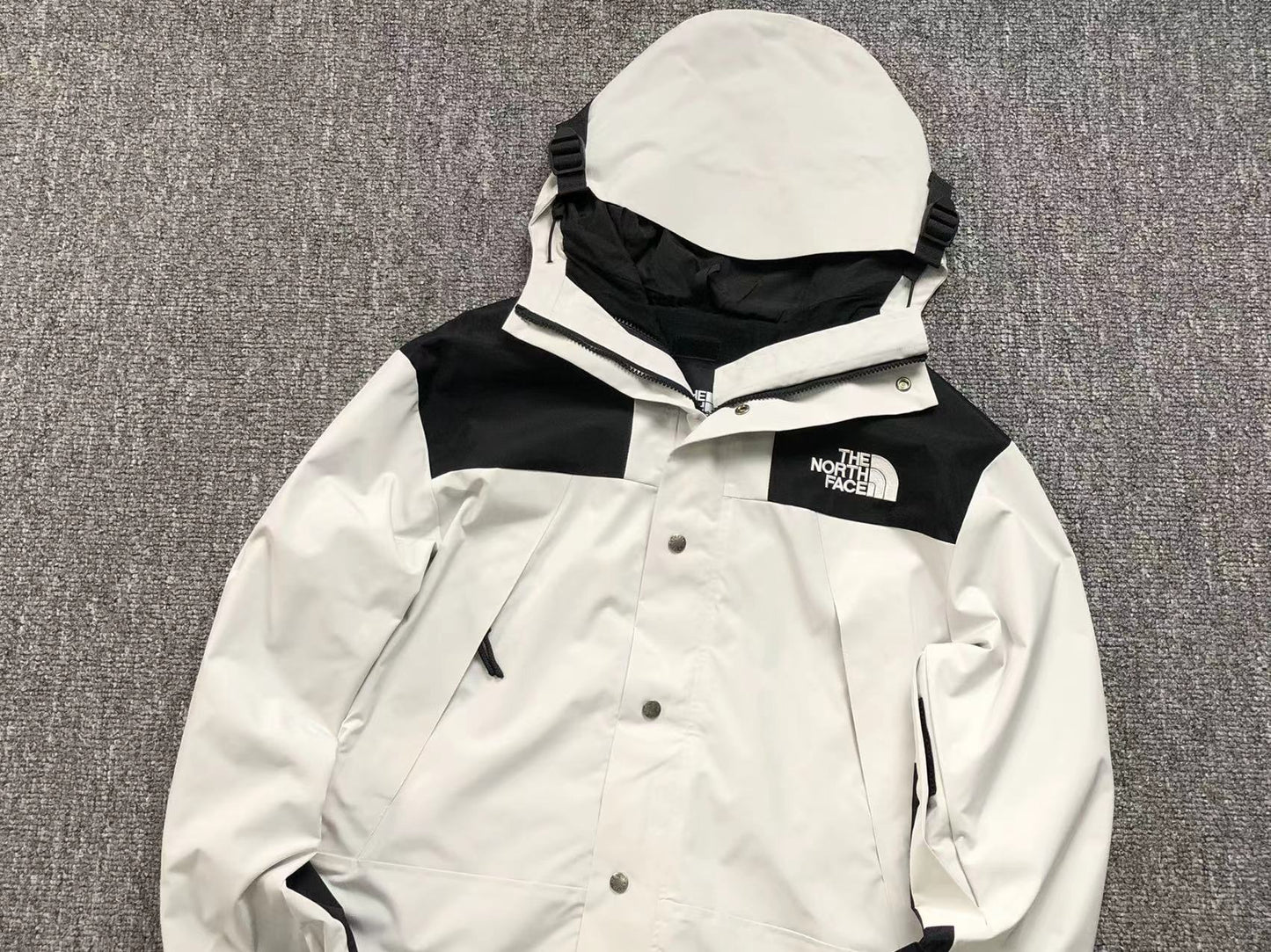 the-north-face-1990-mountain-jacket-goretex-white-2-Drip Store Argentina