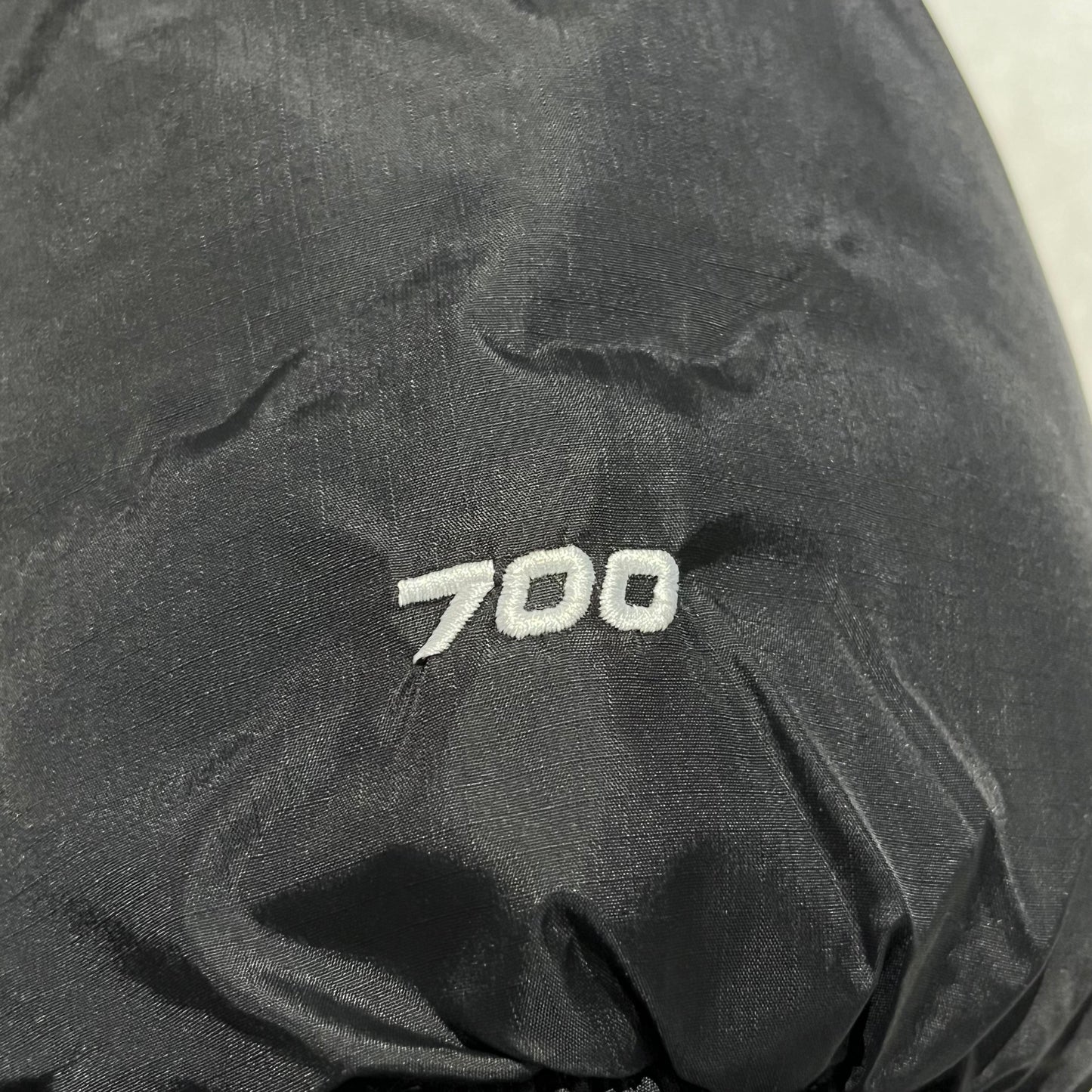 the-north-face-1996-retro-nuptse-700-fill-packable-jacket-black-5-Drip Store Argentina