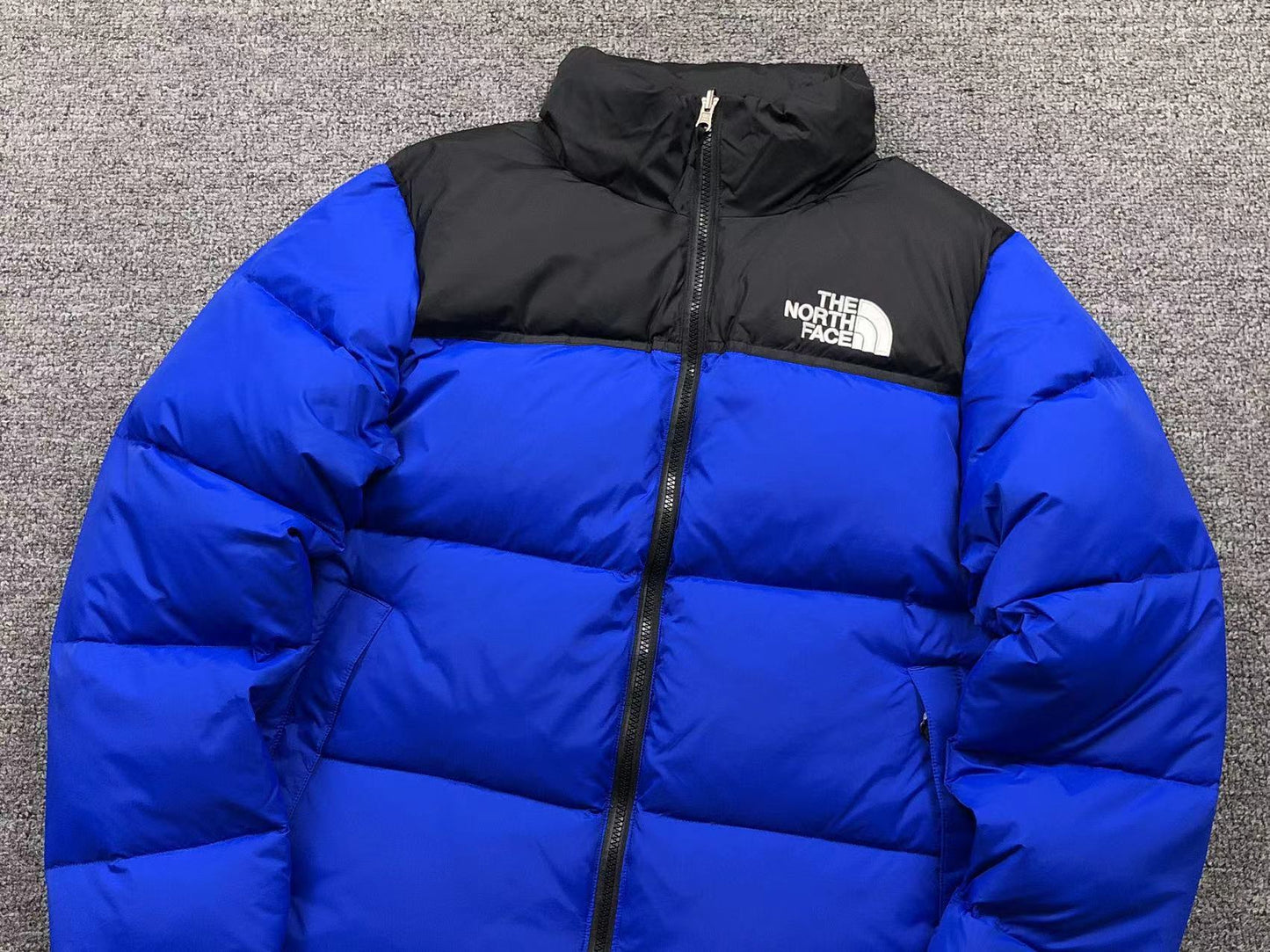 the-north-face-1996-retro-nuptse-700-fill-packable-jacket-blue-6-Drip Store Argentina