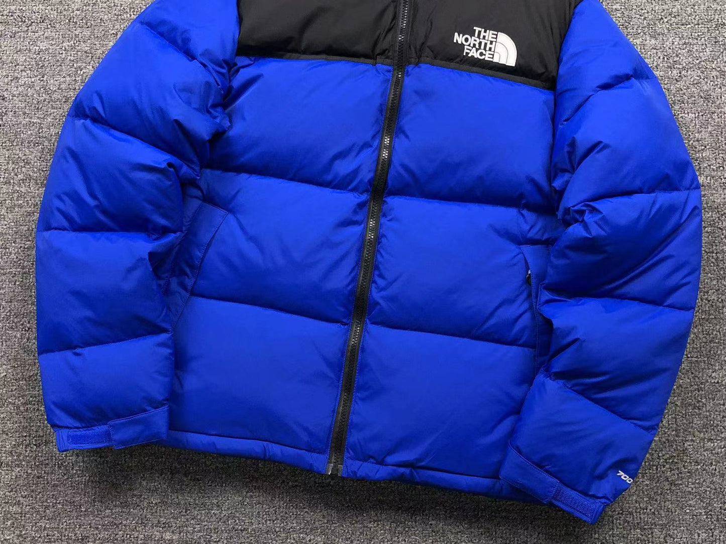 the-north-face-1996-retro-nuptse-700-fill-packable-jacket-blue-7-Drip Store Argentina