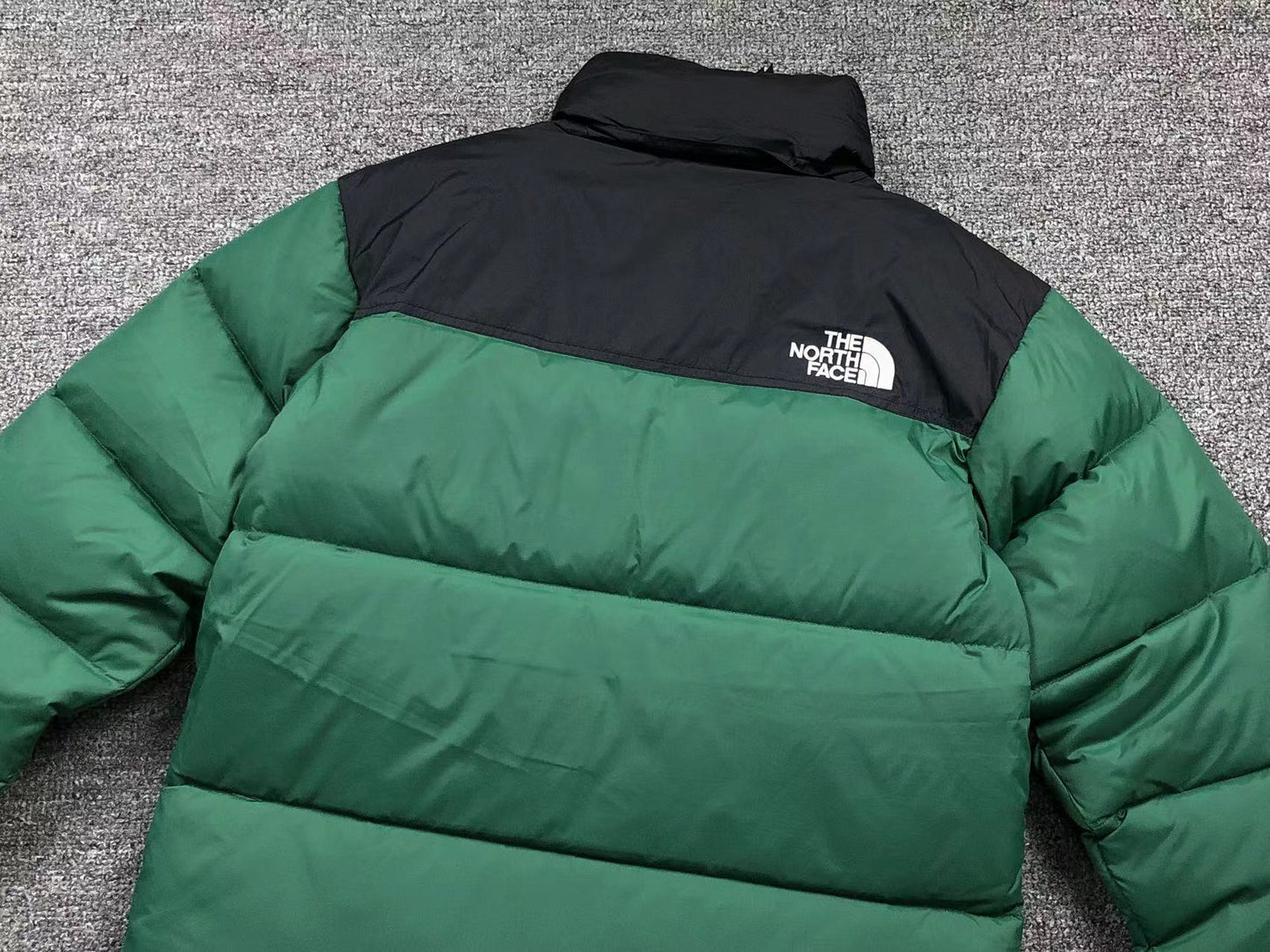 the-north-face-1996-retro-nuptse-700-fill-packable-jacket-green-5-Drip Store Argentina