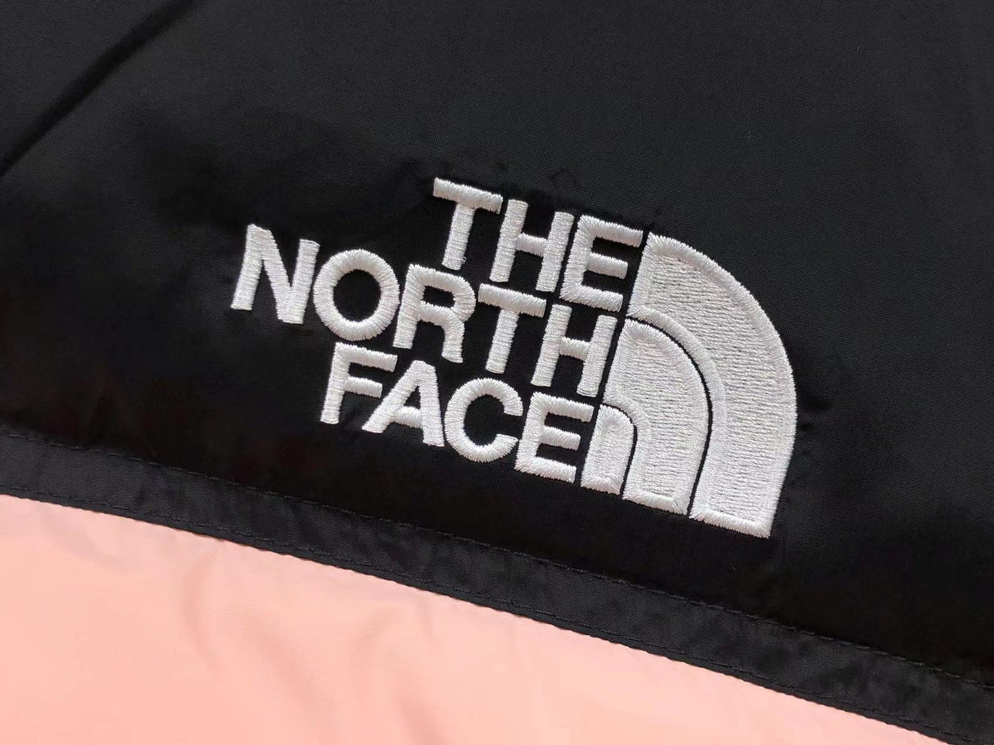 the-north-face-1996-retro-nuptse-700-fill-packable-jacket-misty-rose-3-Drip Store Argentina