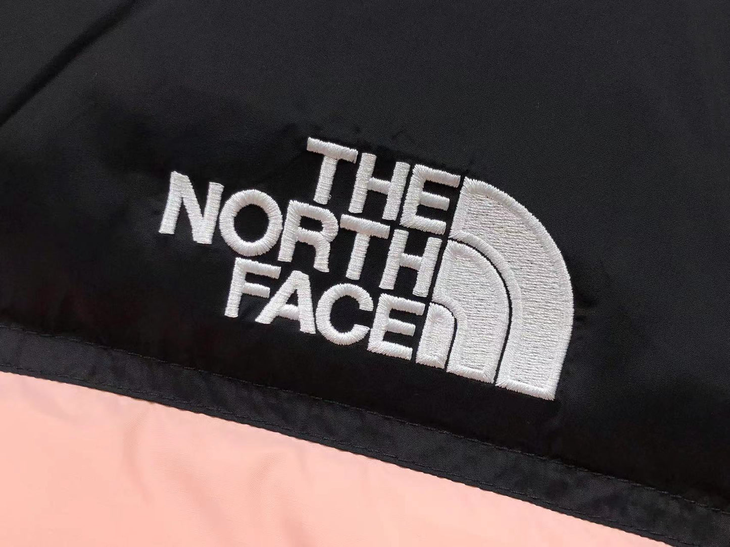 the-north-face-1996-retro-nuptse-700-fill-packable-jacket-misty-rose-5-Drip Store Argentina