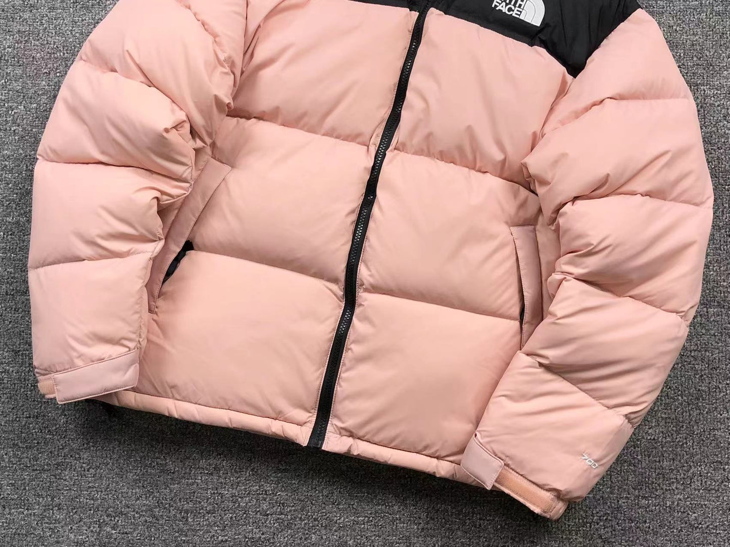 the-north-face-1996-retro-nuptse-700-fill-packable-jacket-misty-rose-7-Drip Store Argentina