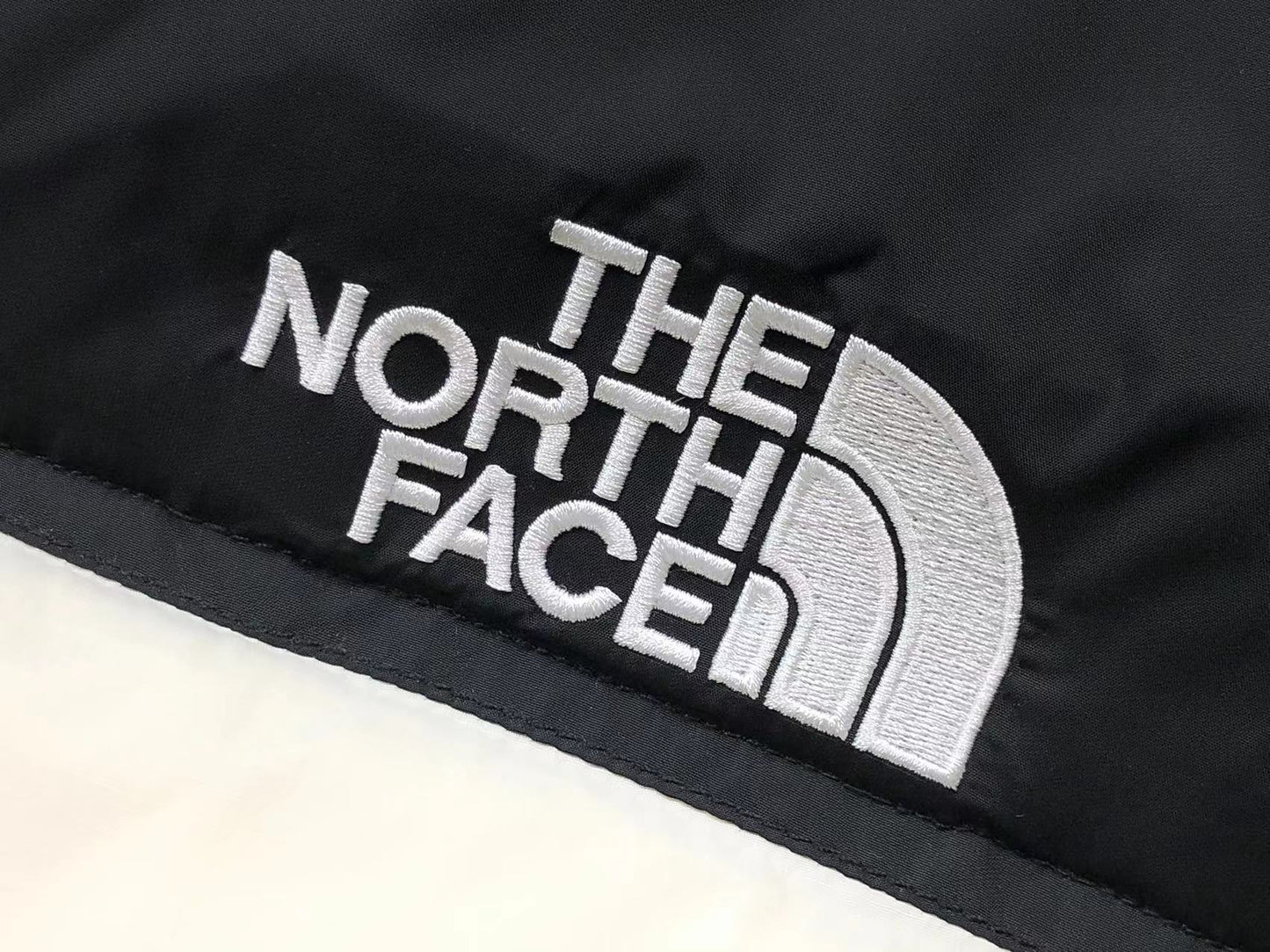 THE NORTH FACE 1996 RETRO NUPTSE 700 FILL PACKABLE JACKET WHITE-Drip Store Argentina