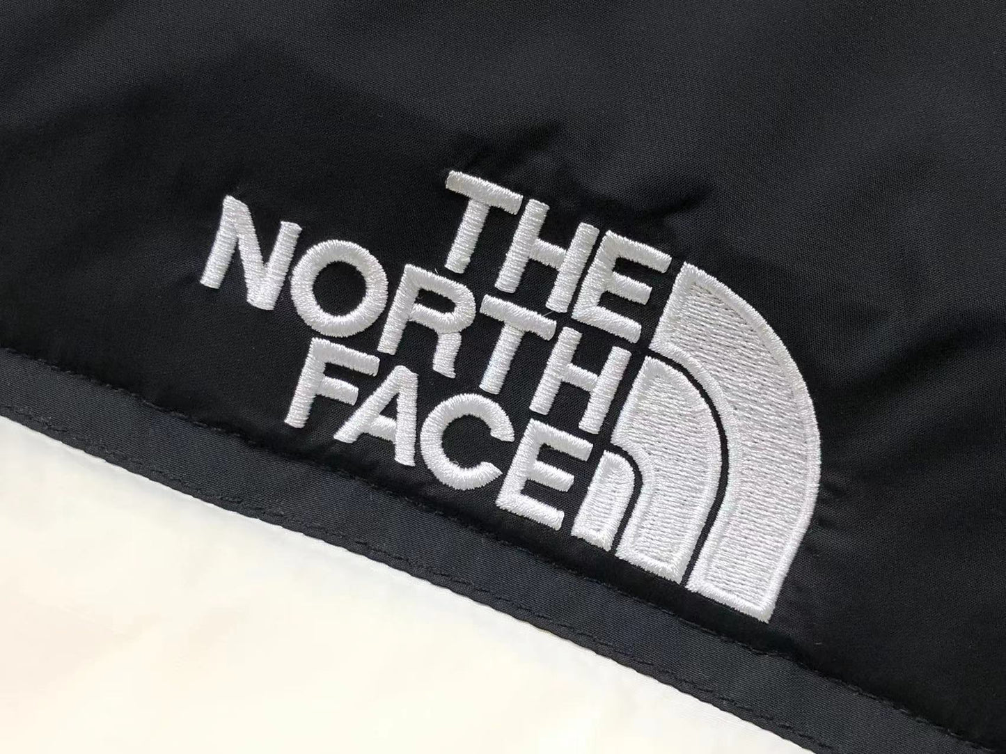 THE NORTH FACE 1996 RETRO NUPTSE 700 FILL PACKABLE JACKET WHITE-Drip Store Argentina