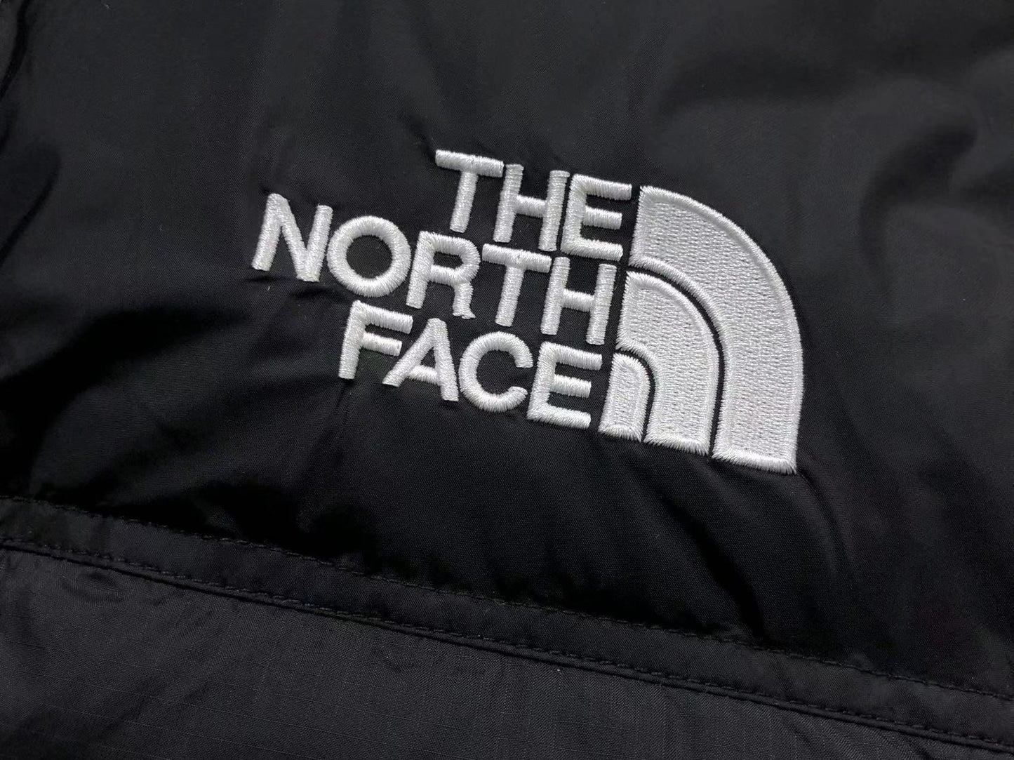 the-north-face-1996-retro-nuptse-vest-black-3-Drip Store Argentina