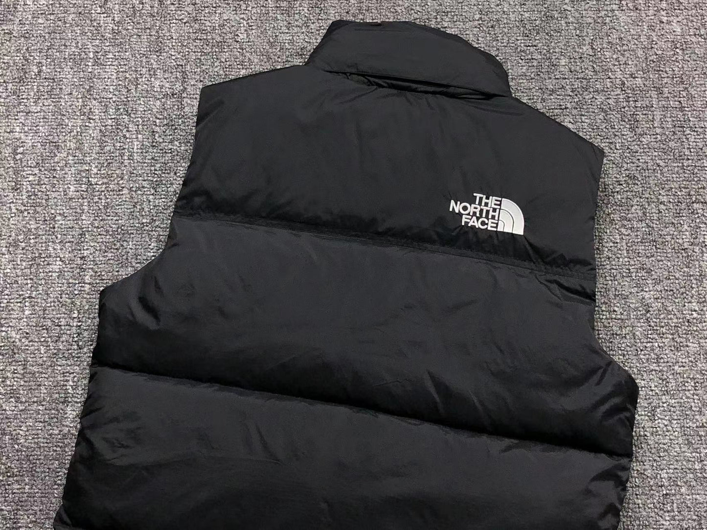 the-north-face-1996-retro-nuptse-vest-black-4-Drip Store Argentina