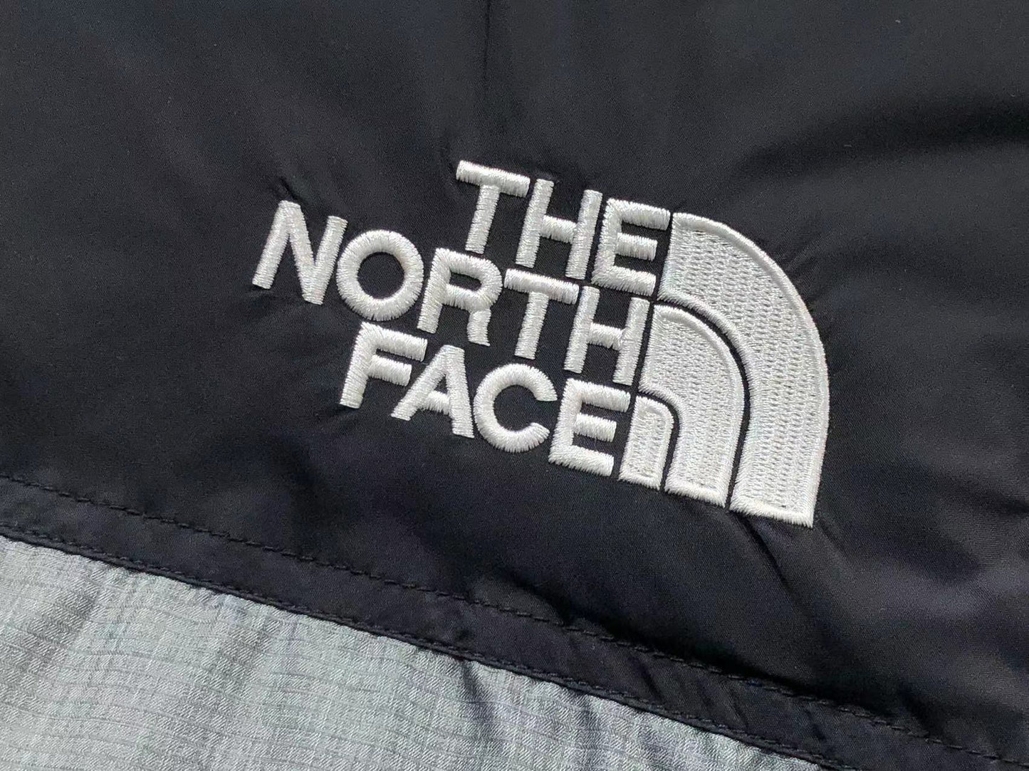 the-north-face-1996-retro-nuptse-vest-grey-3-Drip Store Argentina