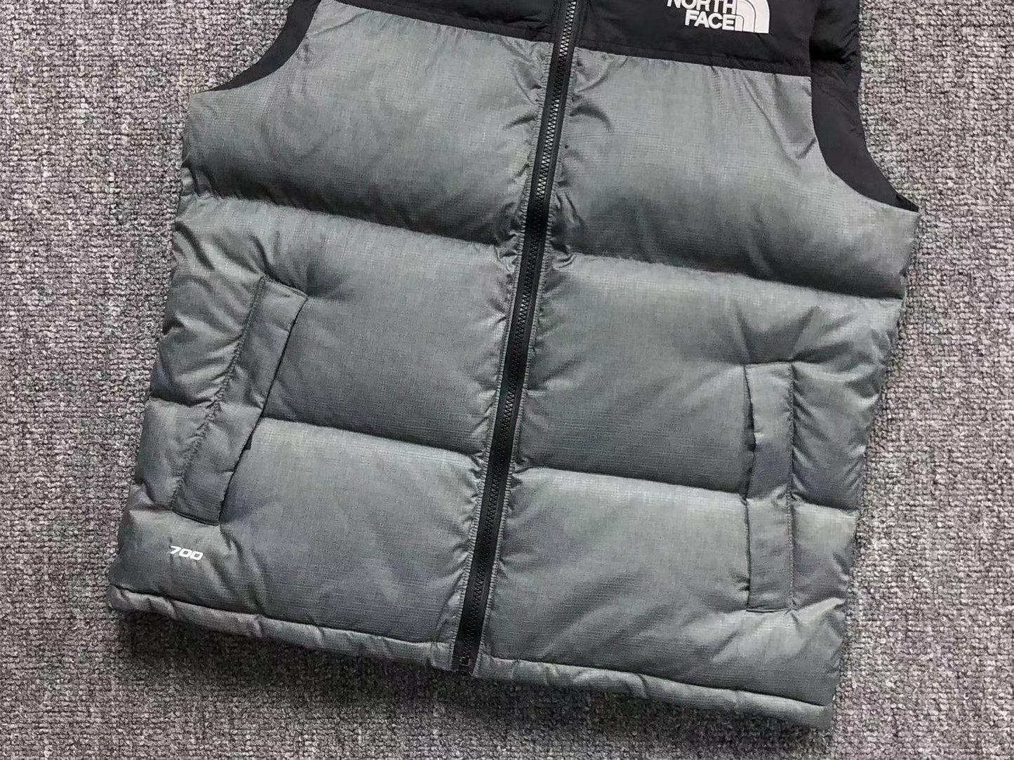 the-north-face-1996-retro-nuptse-vest-grey-7-Drip Store Argentina