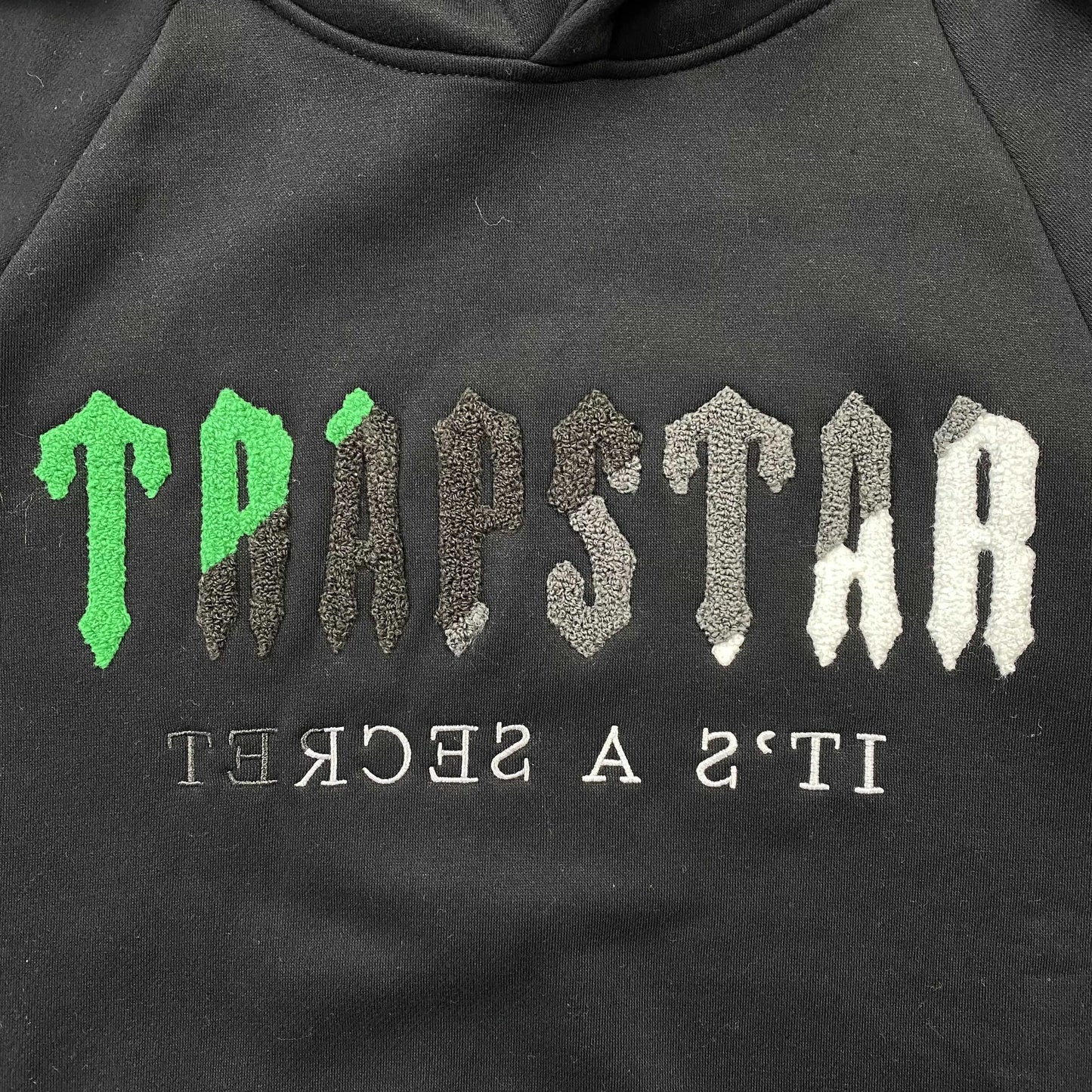 TRAPSTAR CHENILLE DECODED TRACKSUIT BLACK GREEN-Drip Store Argentina